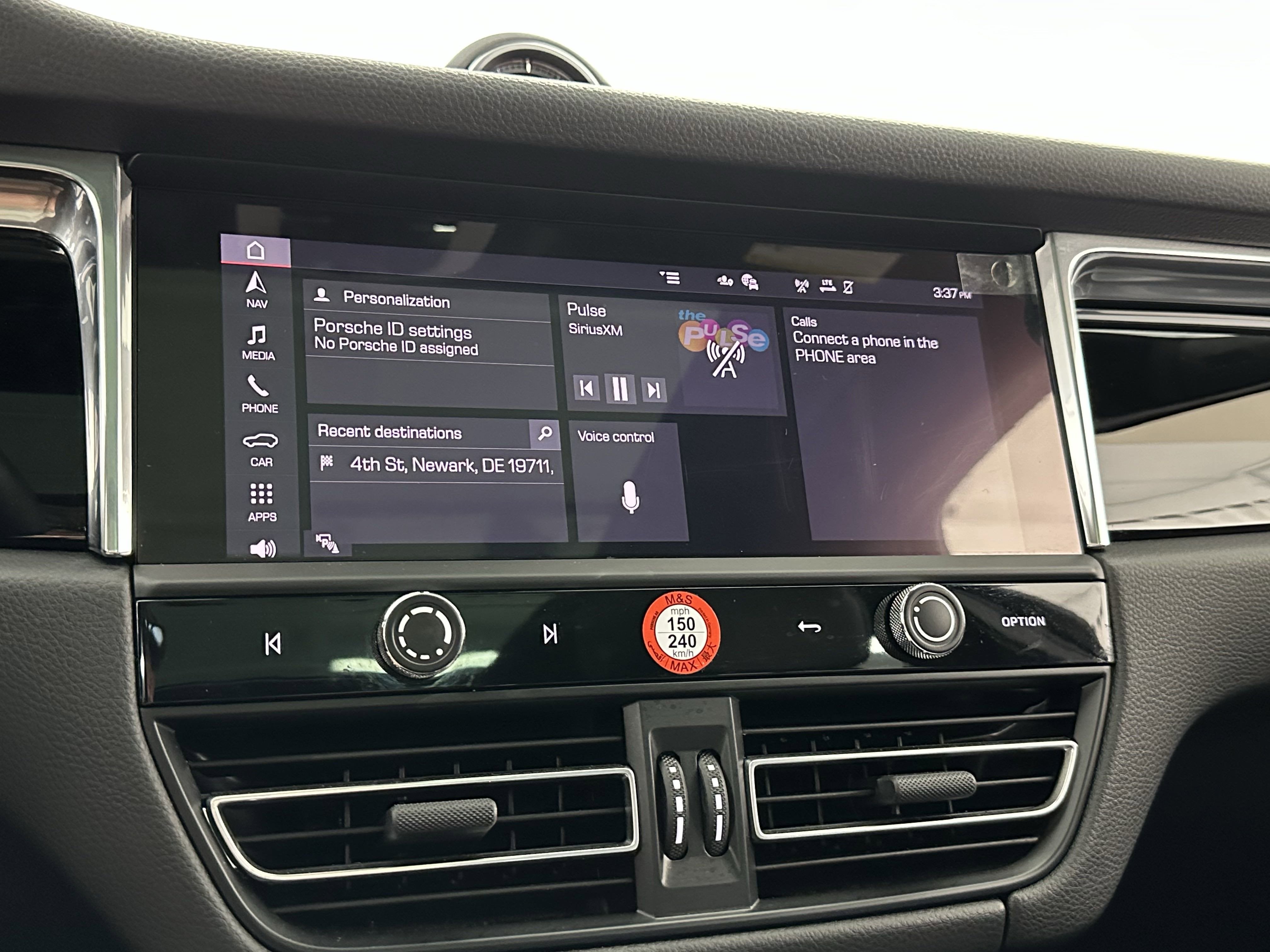 2025 Porsche Macan Base