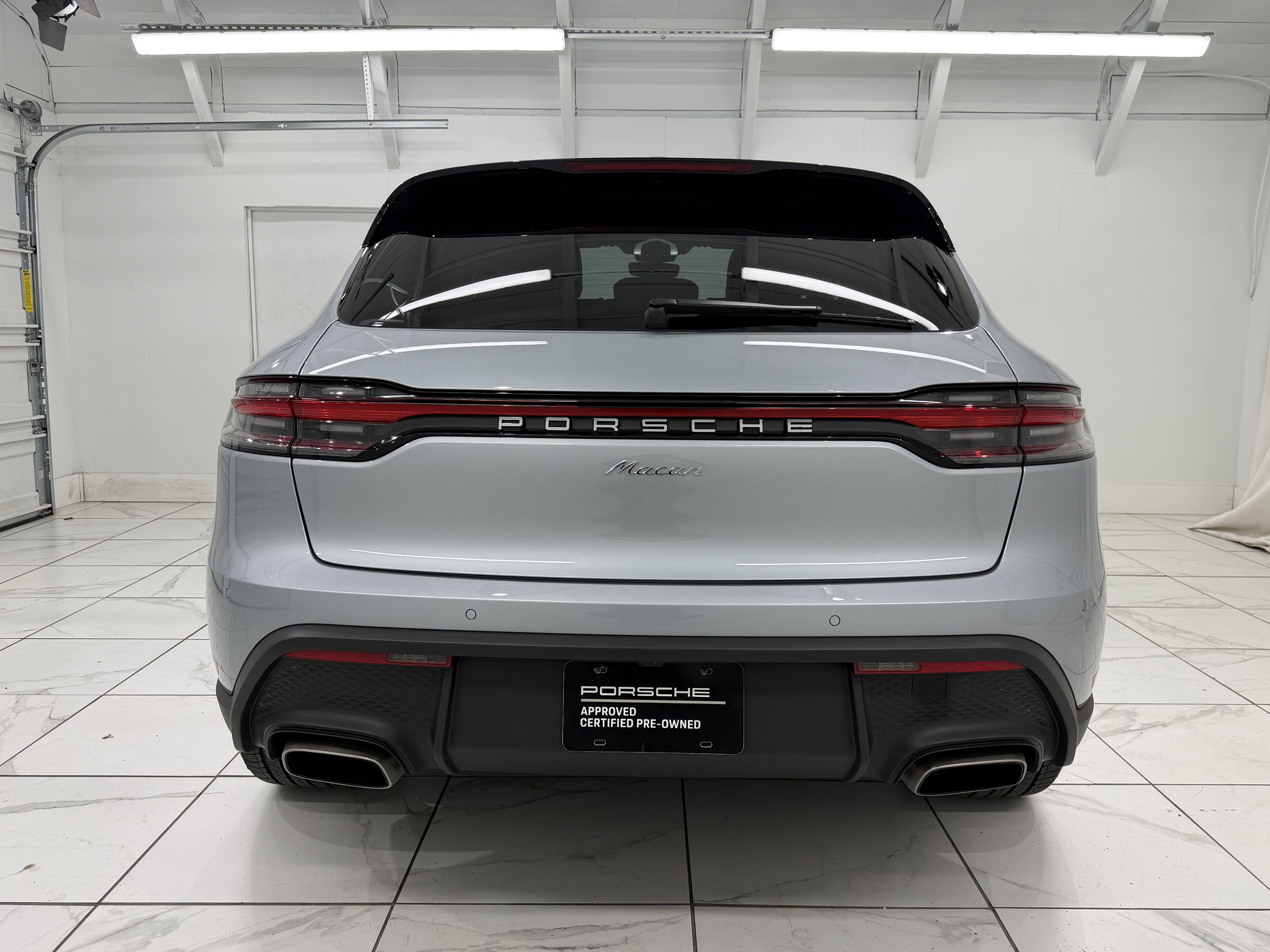 2025 Porsche Macan Base