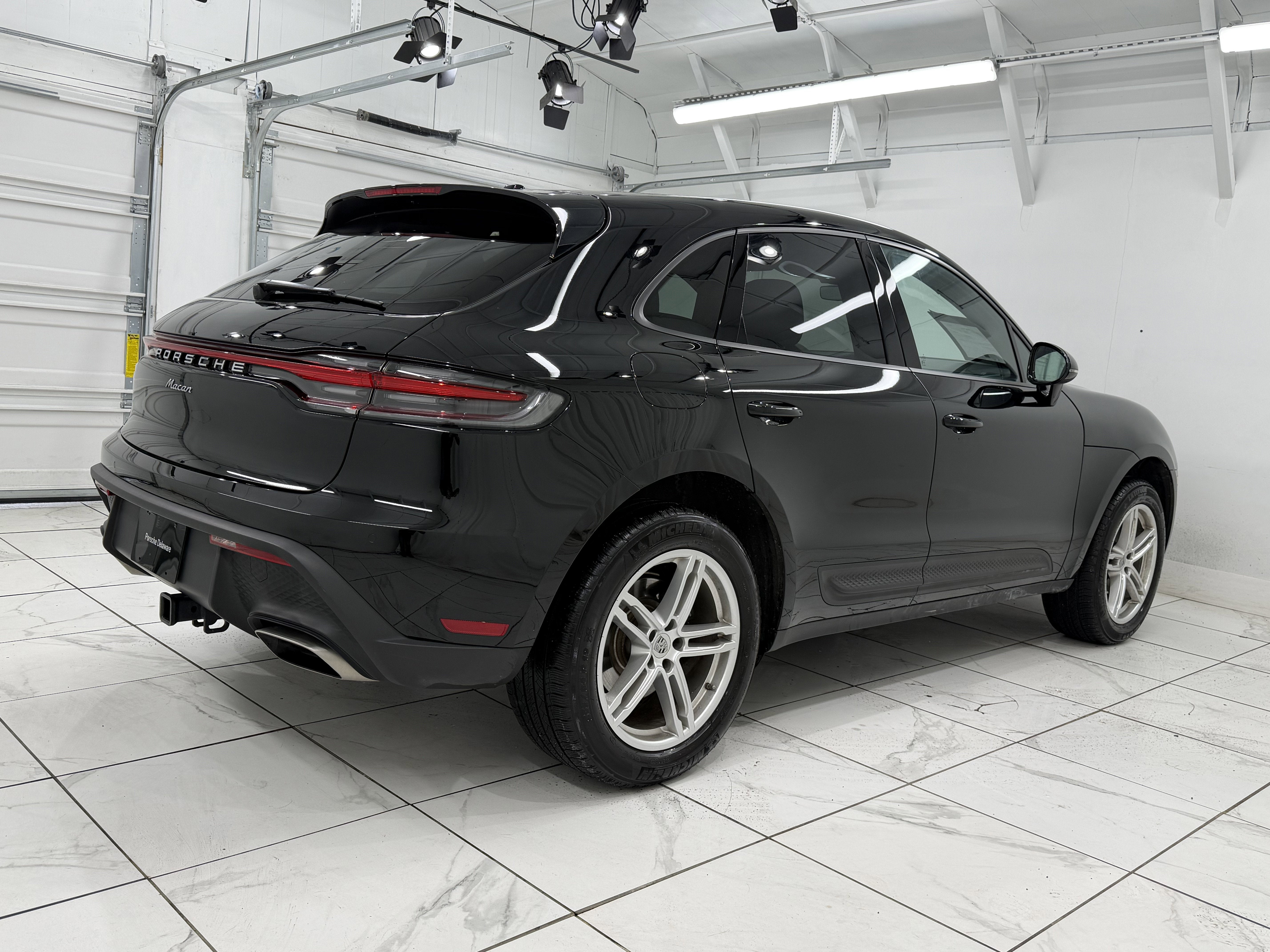 2025 Porsche Macan Base
