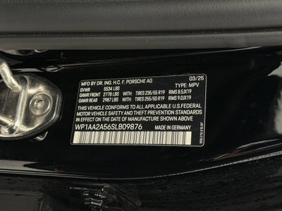 2025 Porsche Macan Base