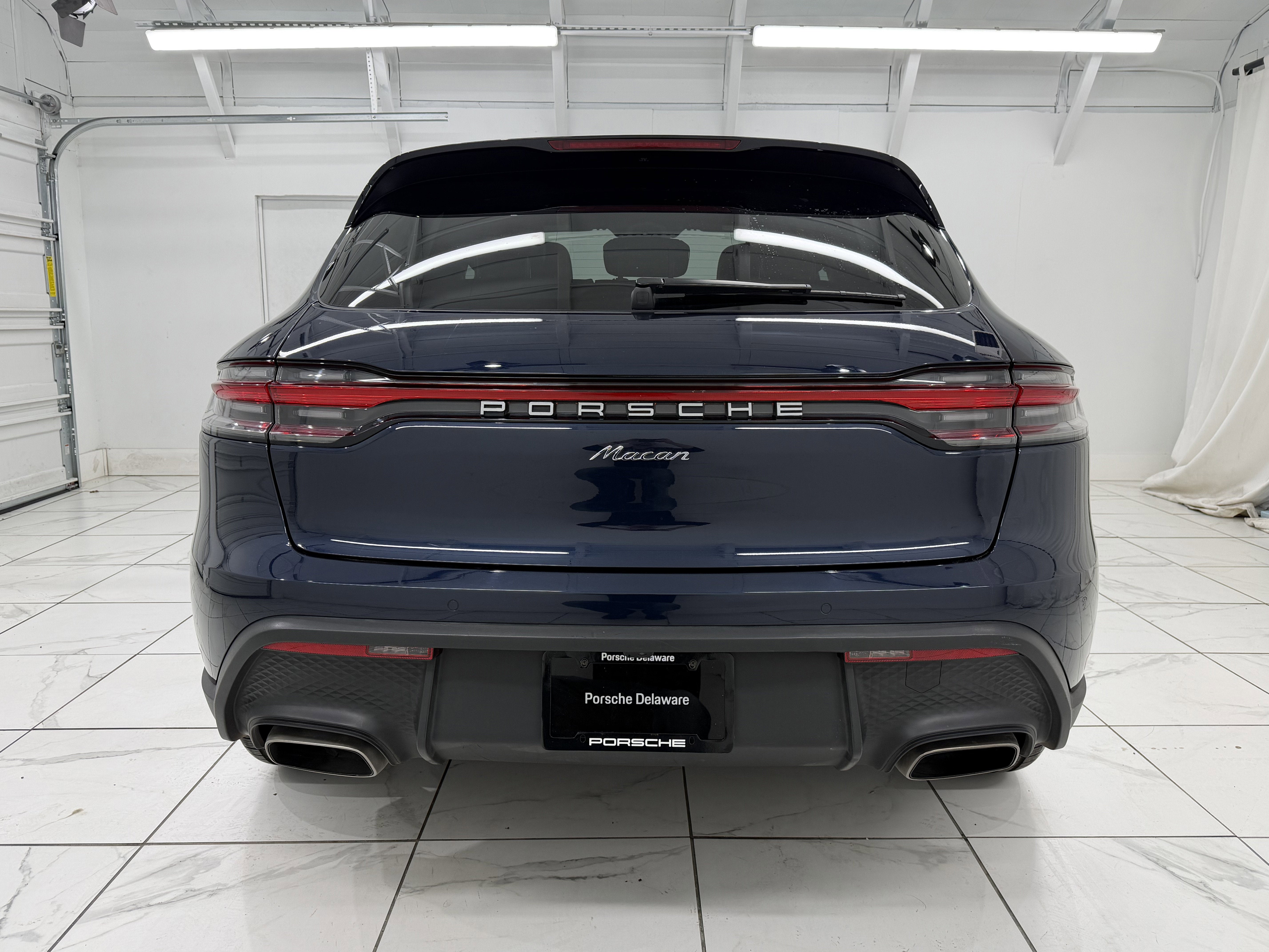 2022 Porsche Macan AWD