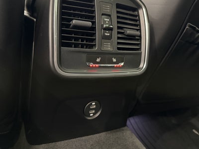 2022 Porsche Macan AWD