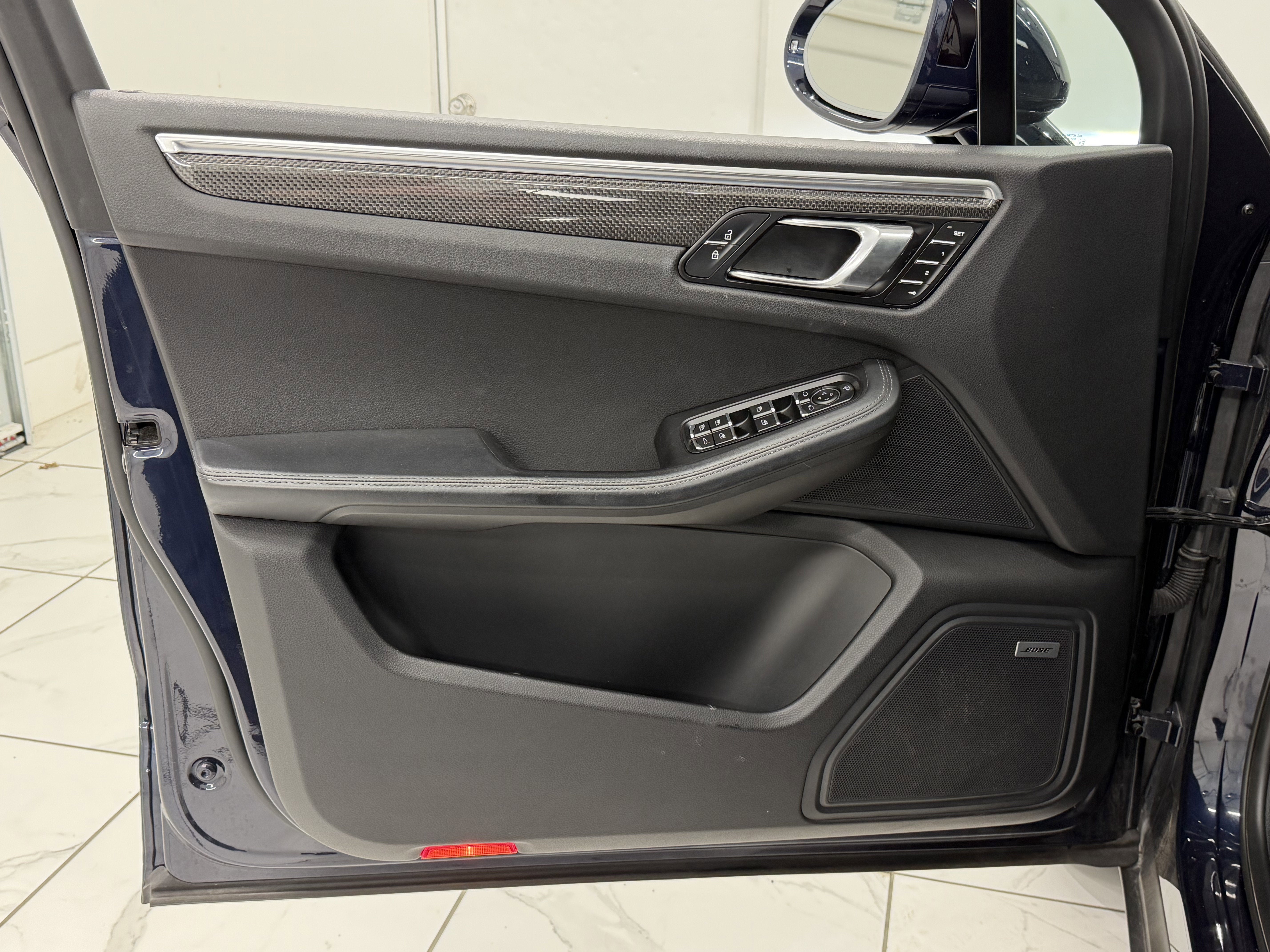 2022 Porsche Macan AWD