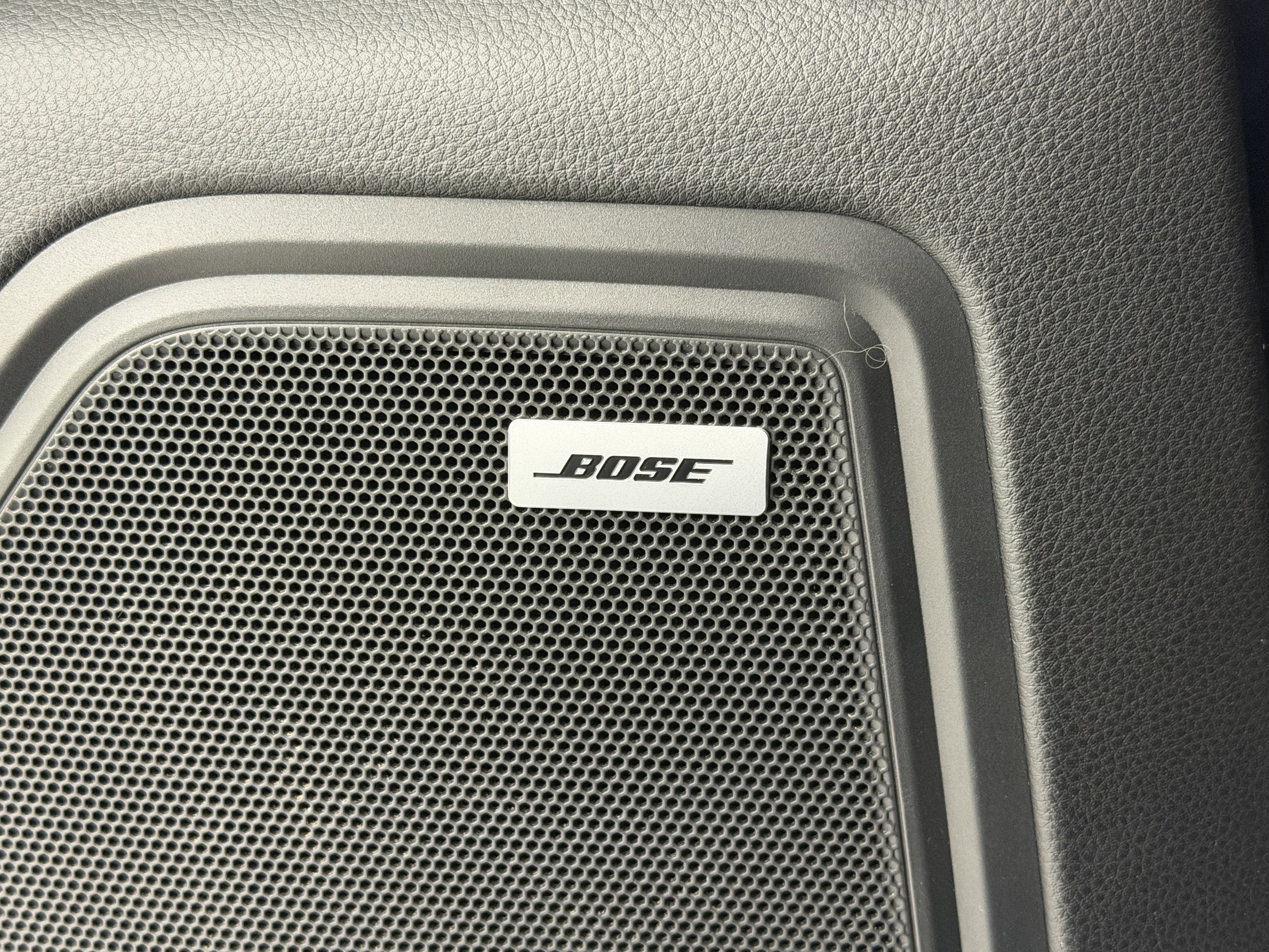 2022 Porsche Macan AWD