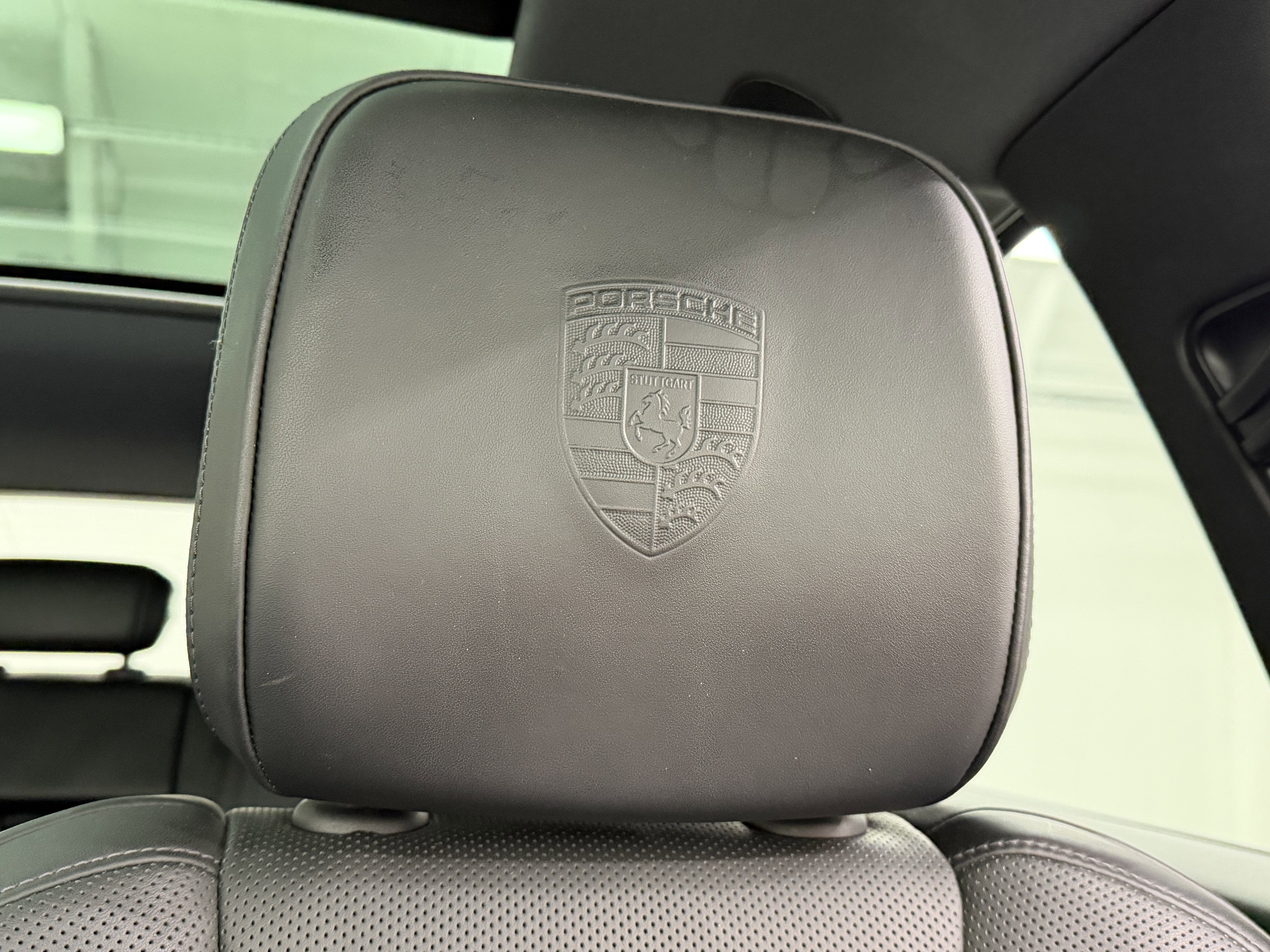 2022 Porsche Macan AWD