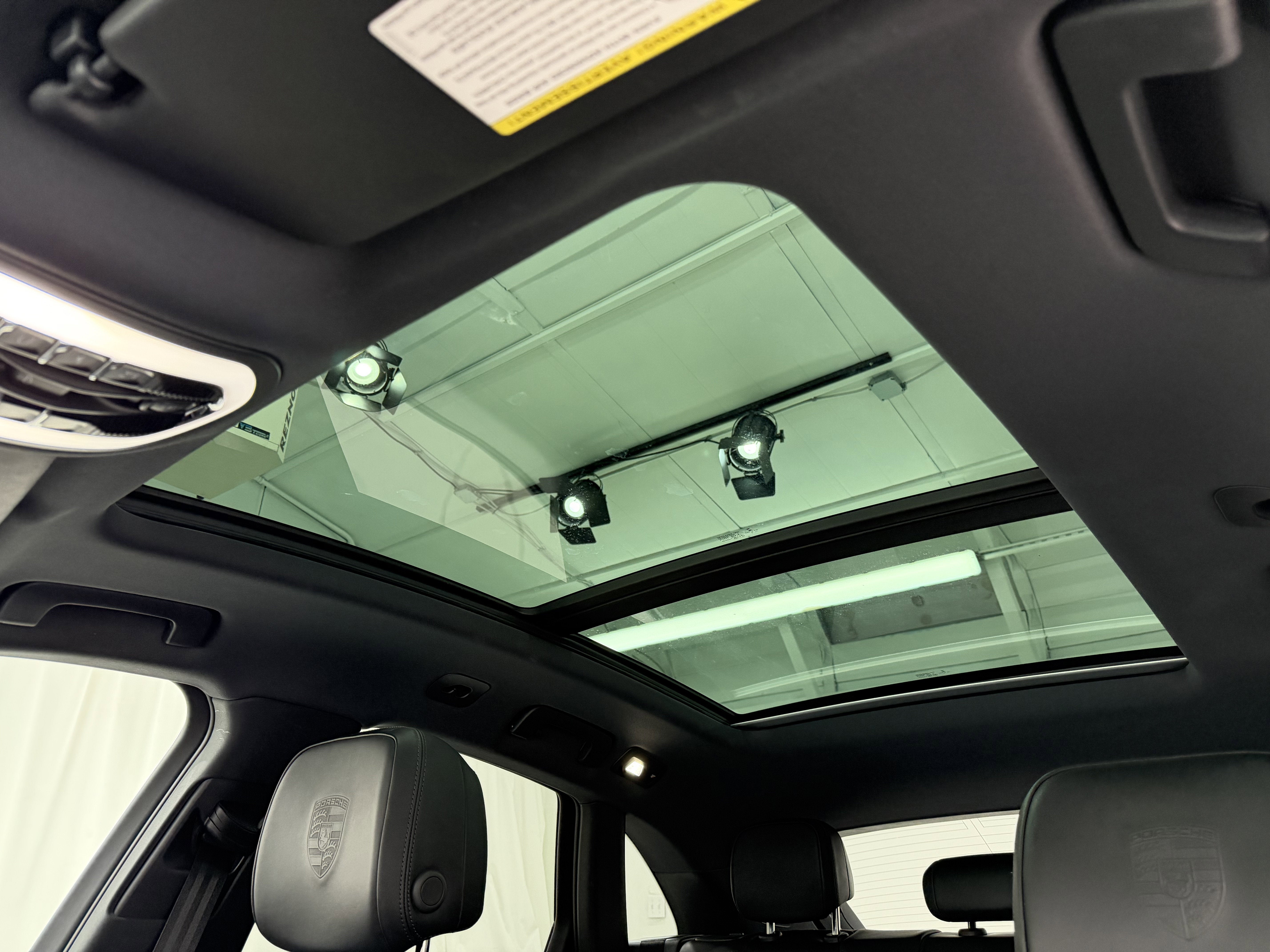 2022 Porsche Macan AWD