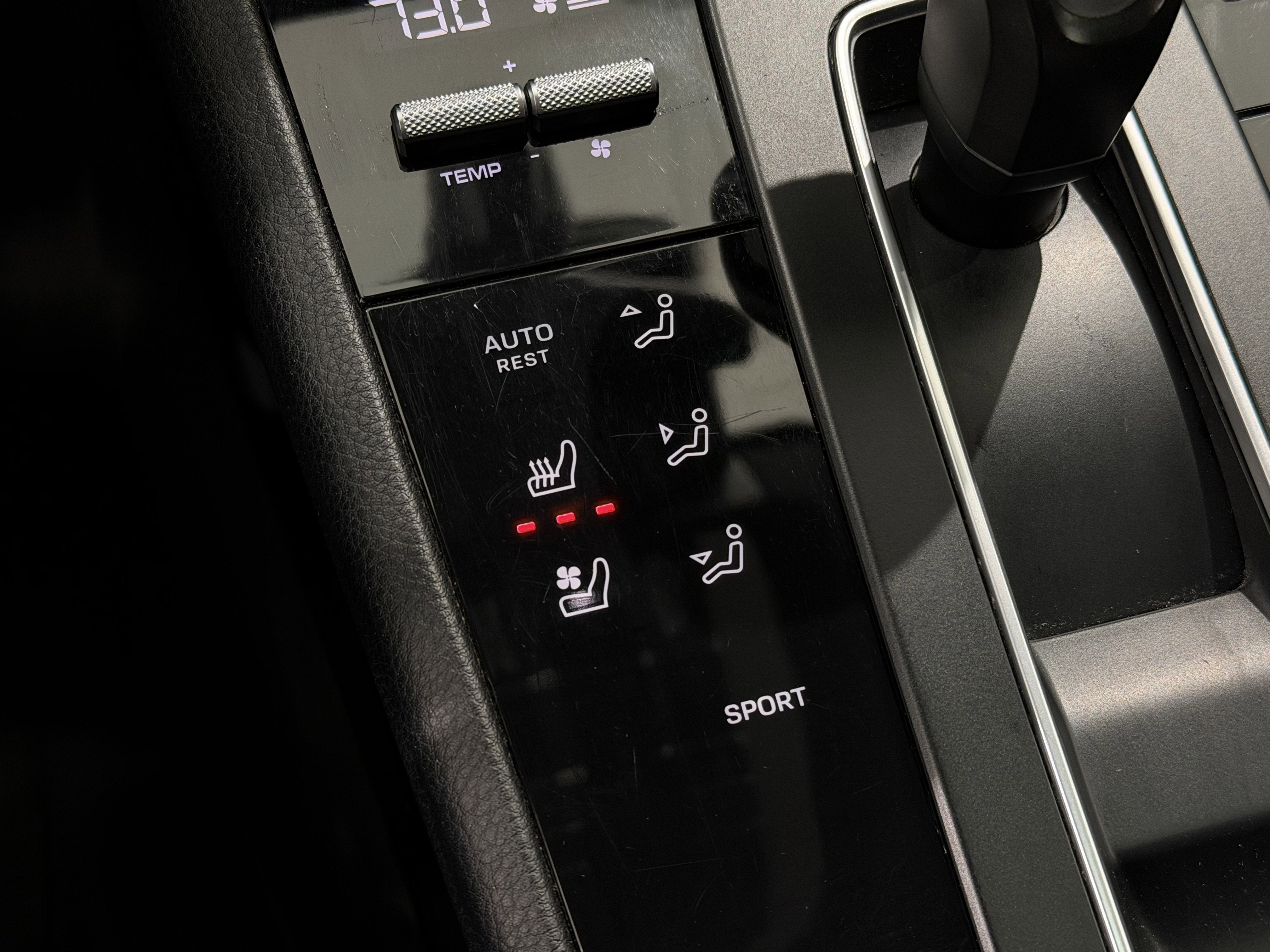 2022 Porsche Macan AWD