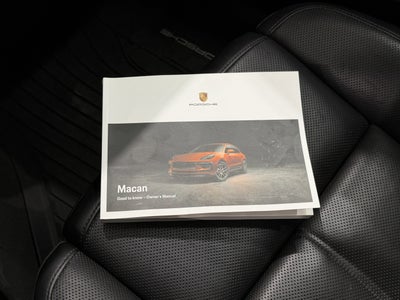 2022 Porsche Macan AWD