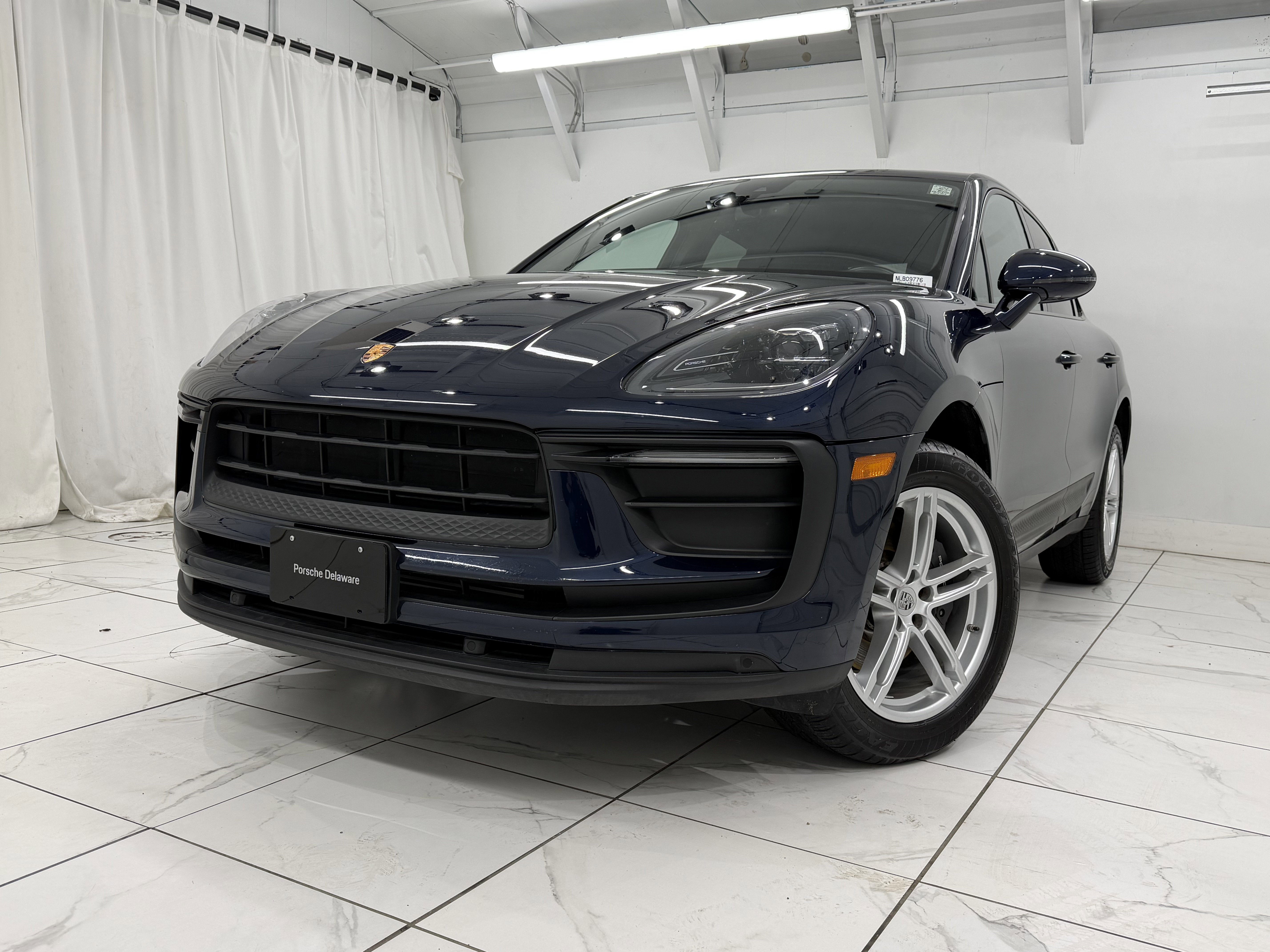 2022 Porsche Macan AWD
