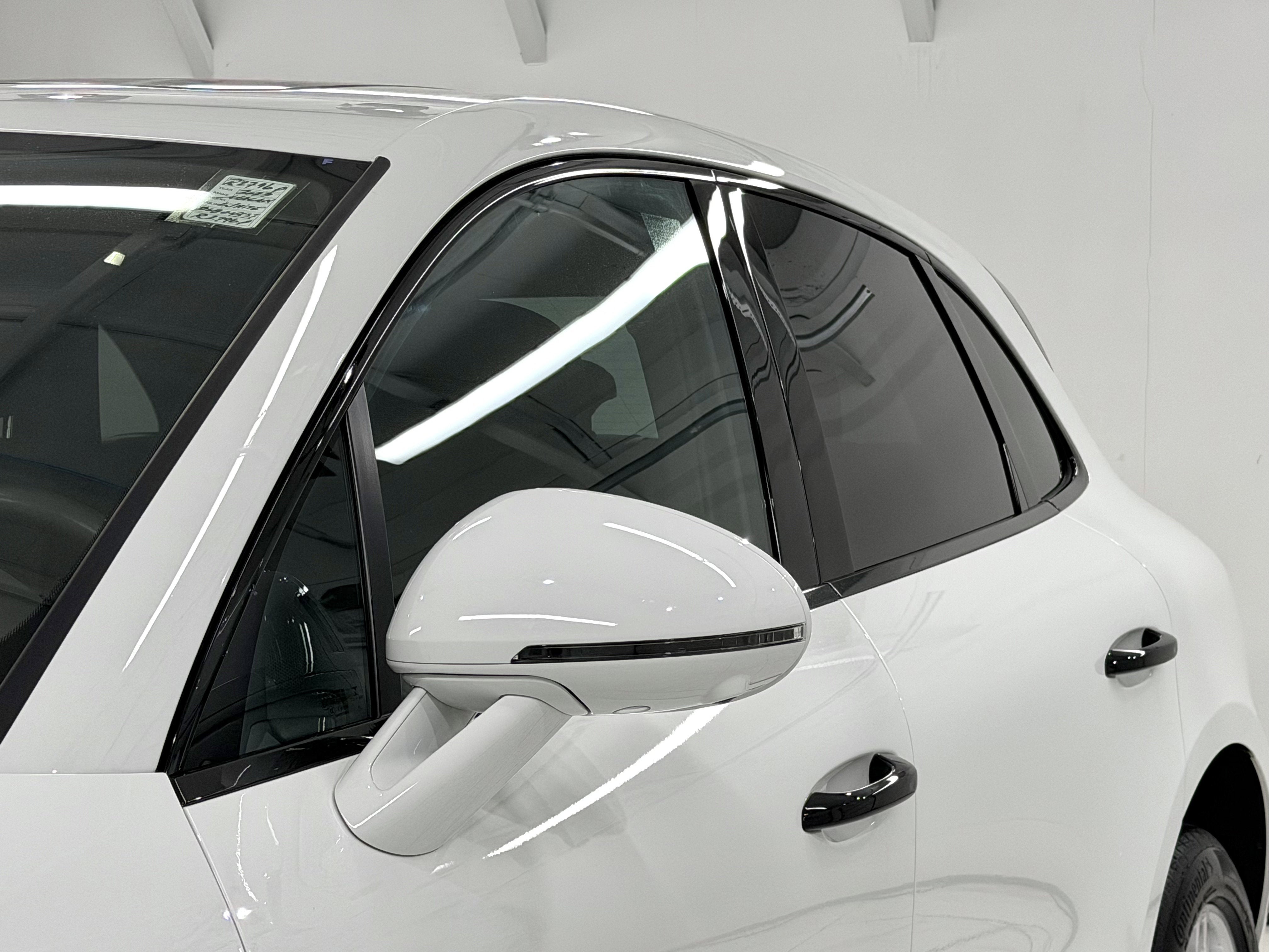 2023 Porsche Macan T