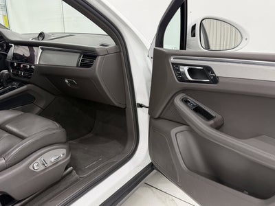 2023 Porsche Macan T