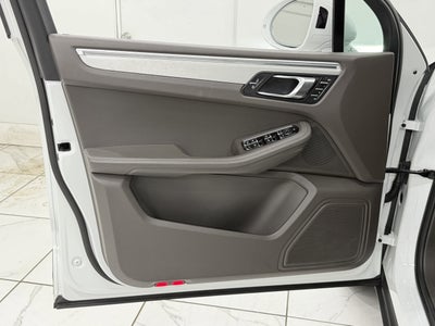 2023 Porsche Macan T