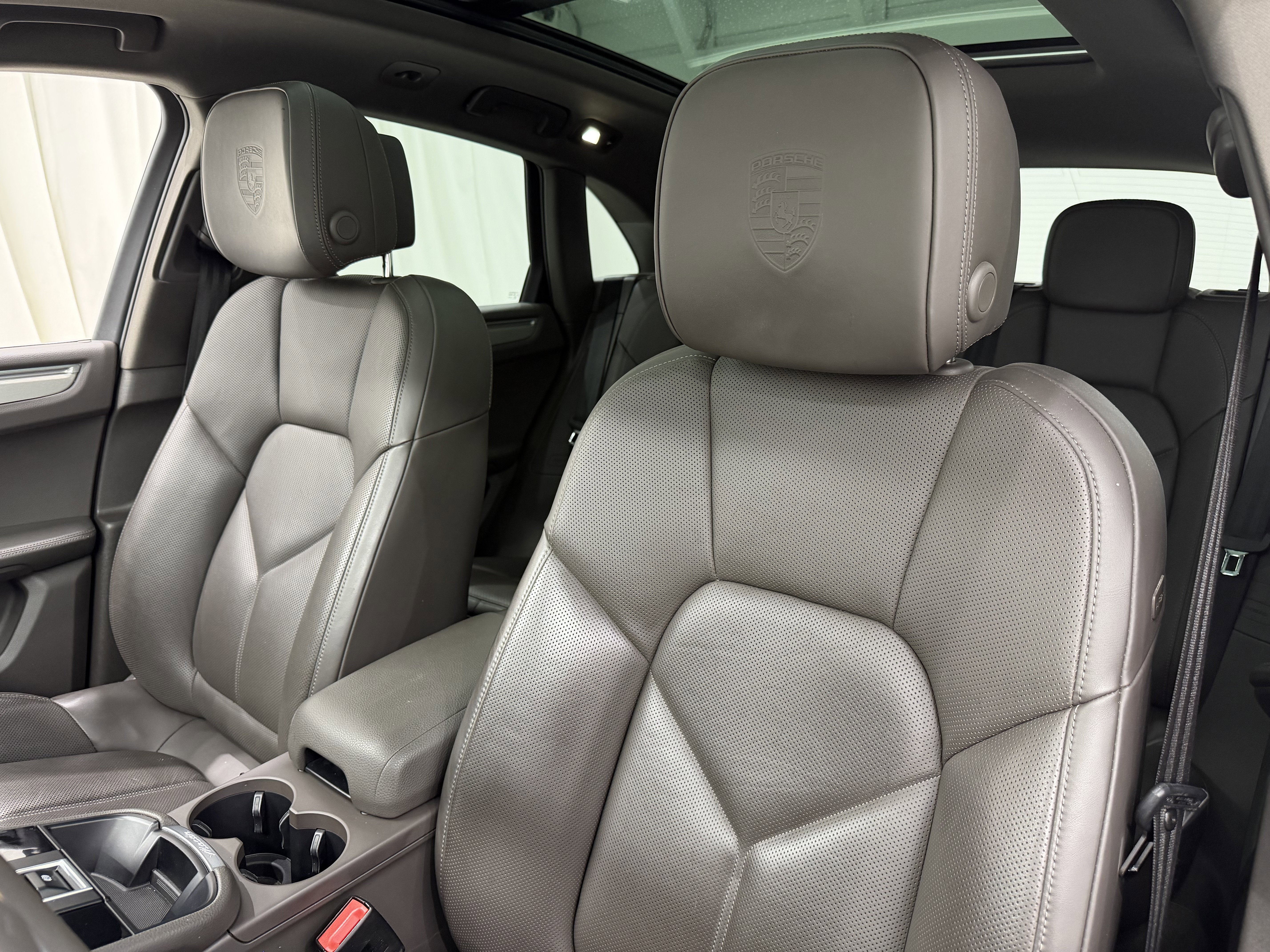 2023 Porsche Macan T