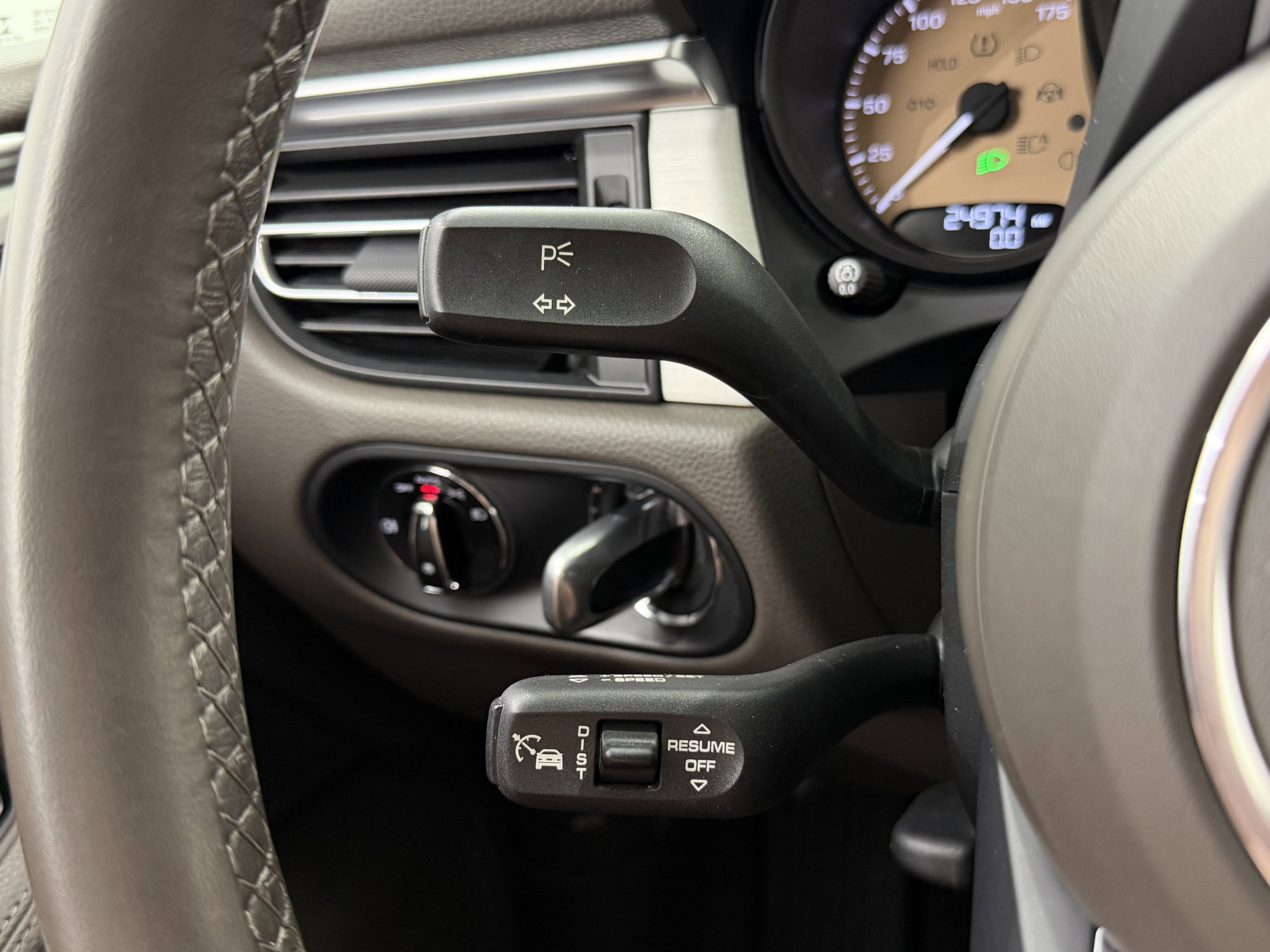 2023 Porsche Macan T