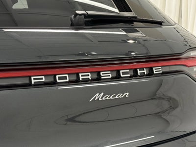 2025 Porsche Macan Base