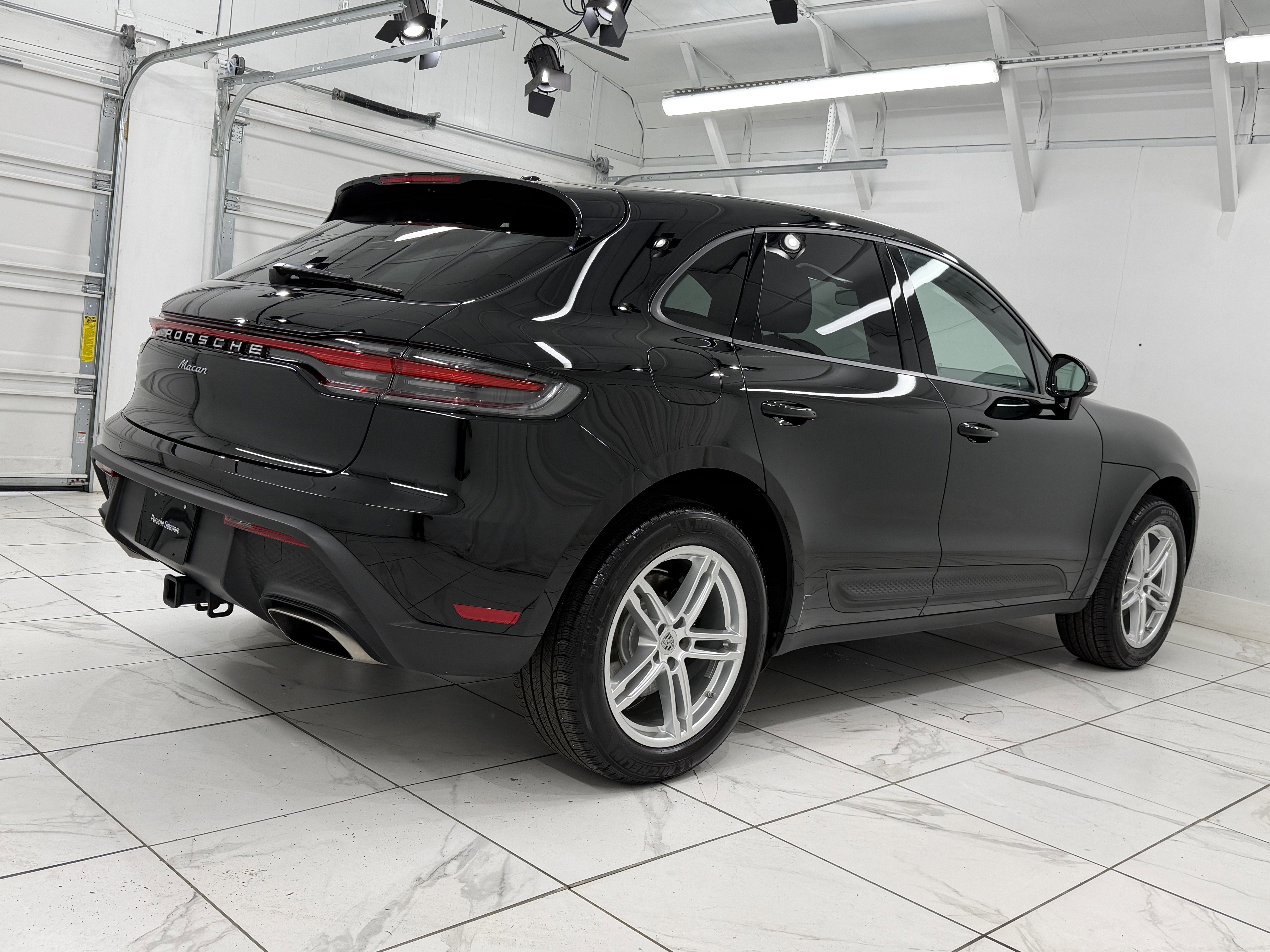 2025 Porsche Macan Base