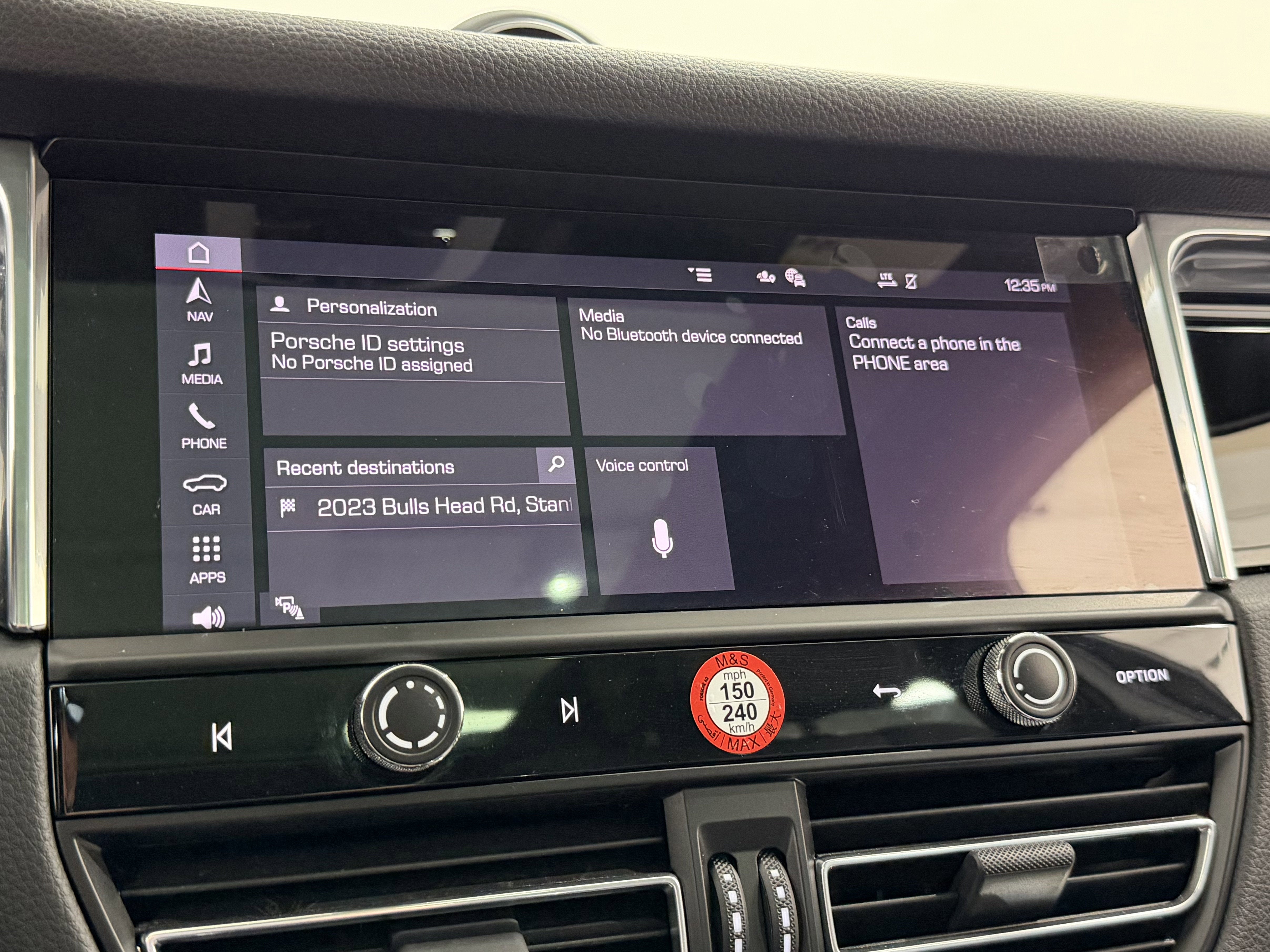 2025 Porsche Macan Base