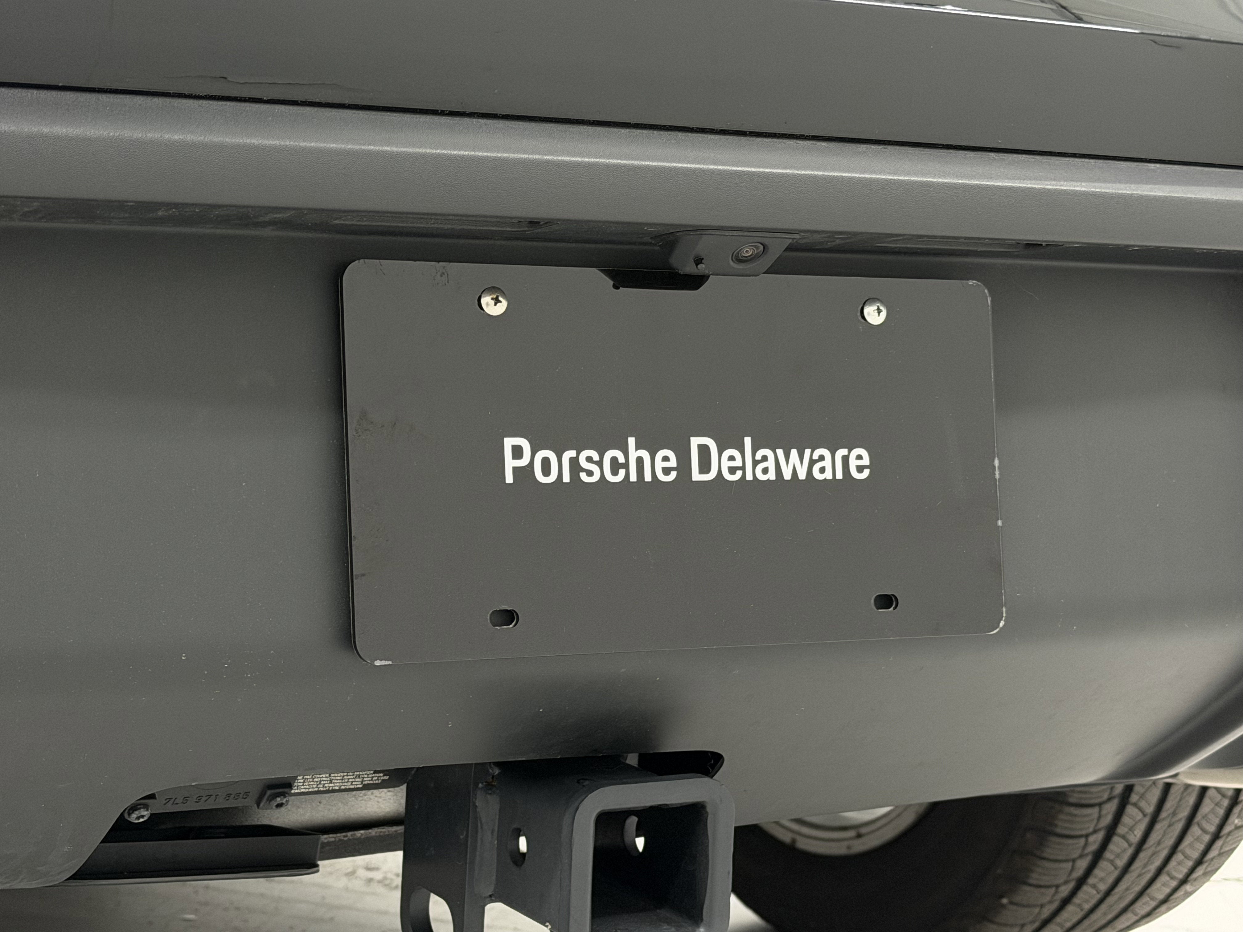 2025 Porsche Macan Base