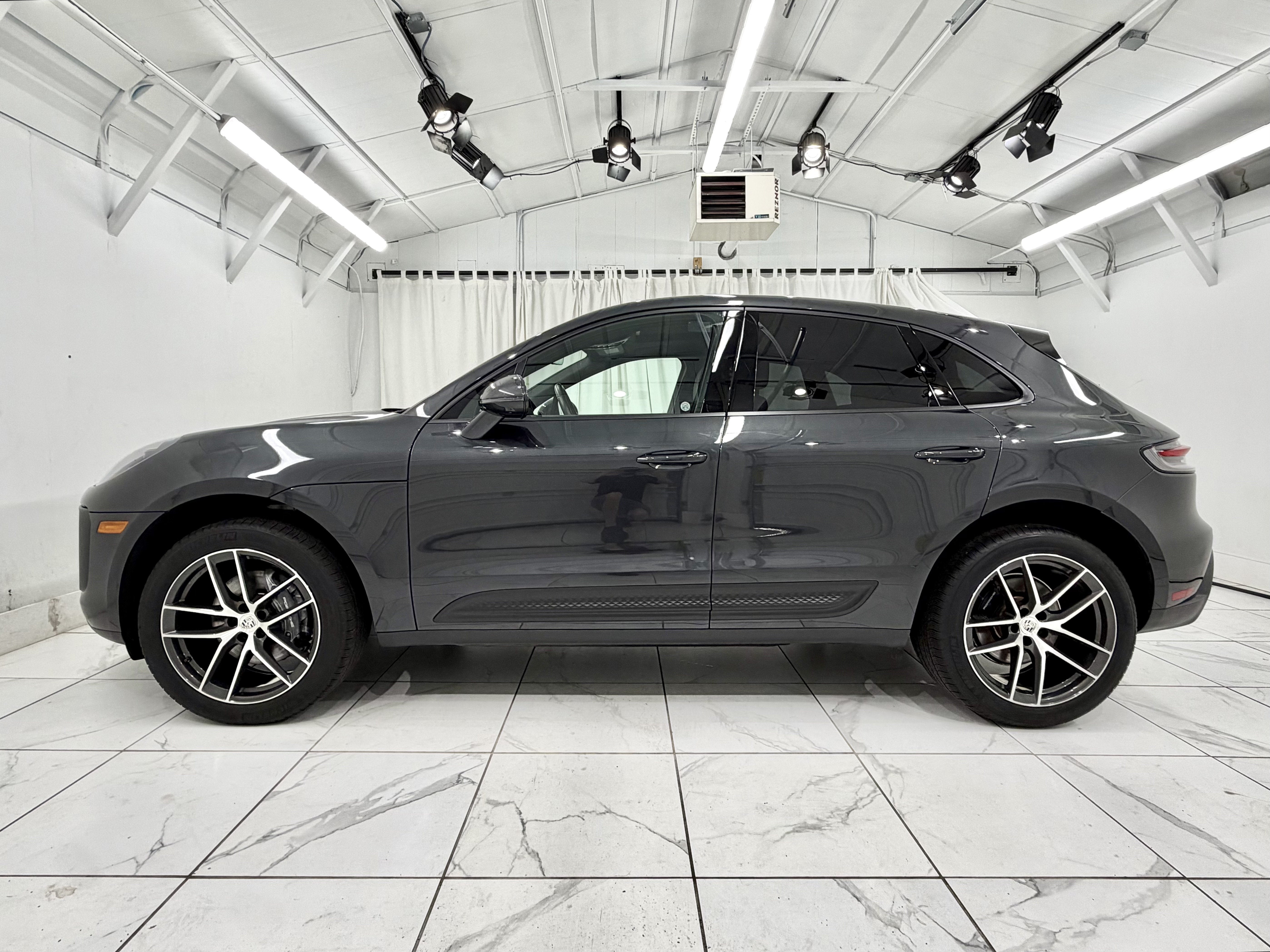2024 Porsche Macan Base