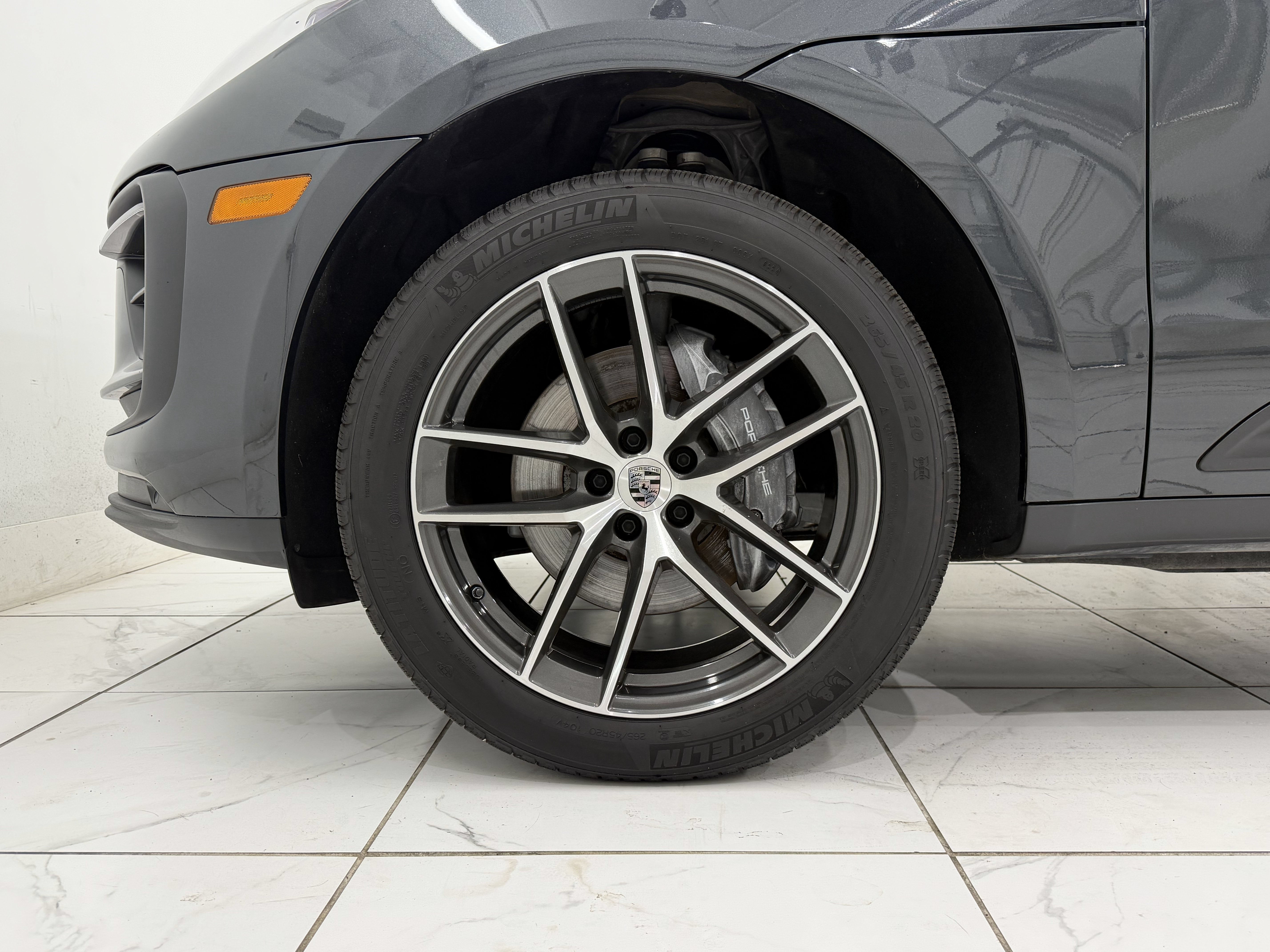 2024 Porsche Macan Base