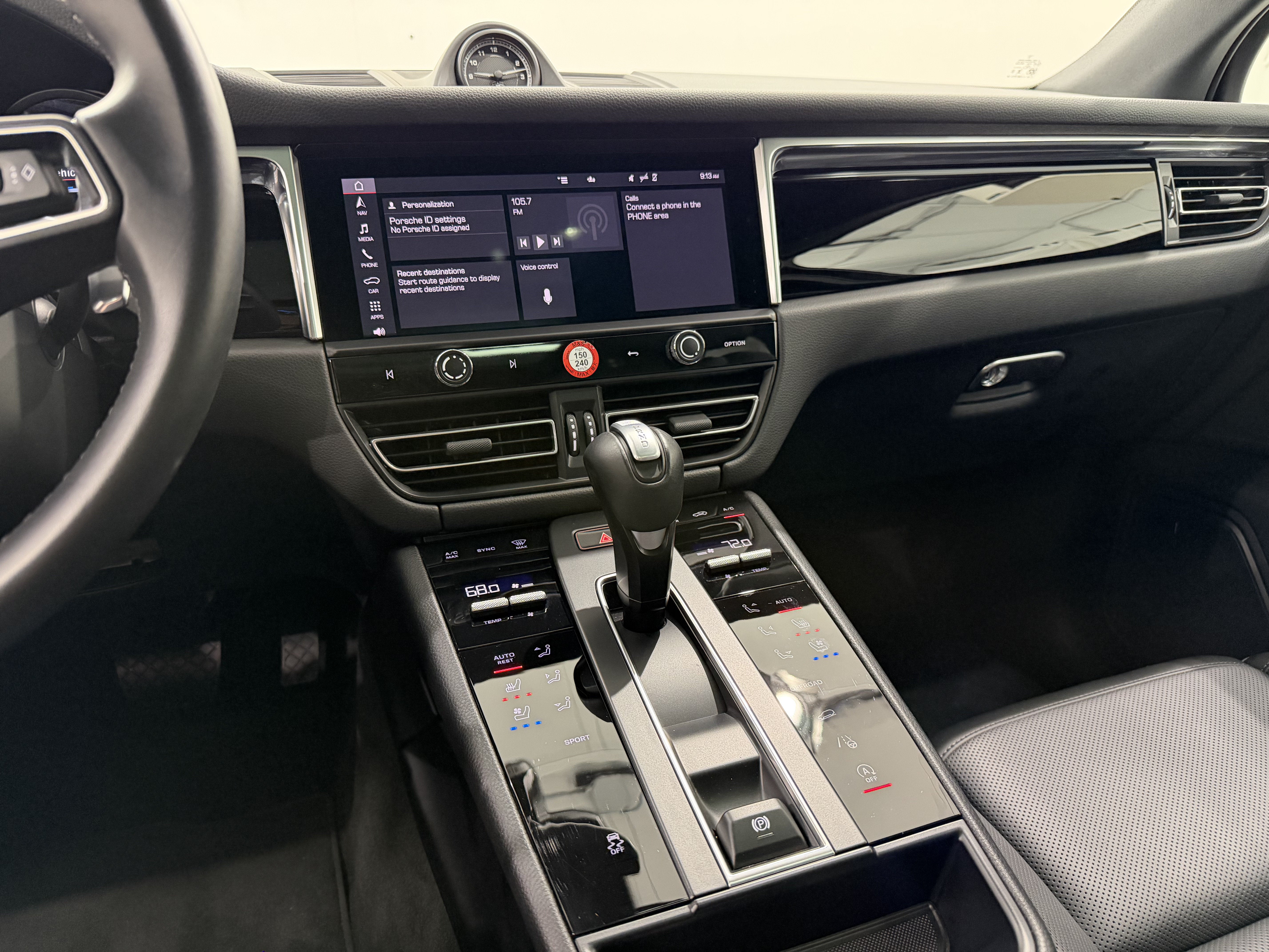 2024 Porsche Macan Base