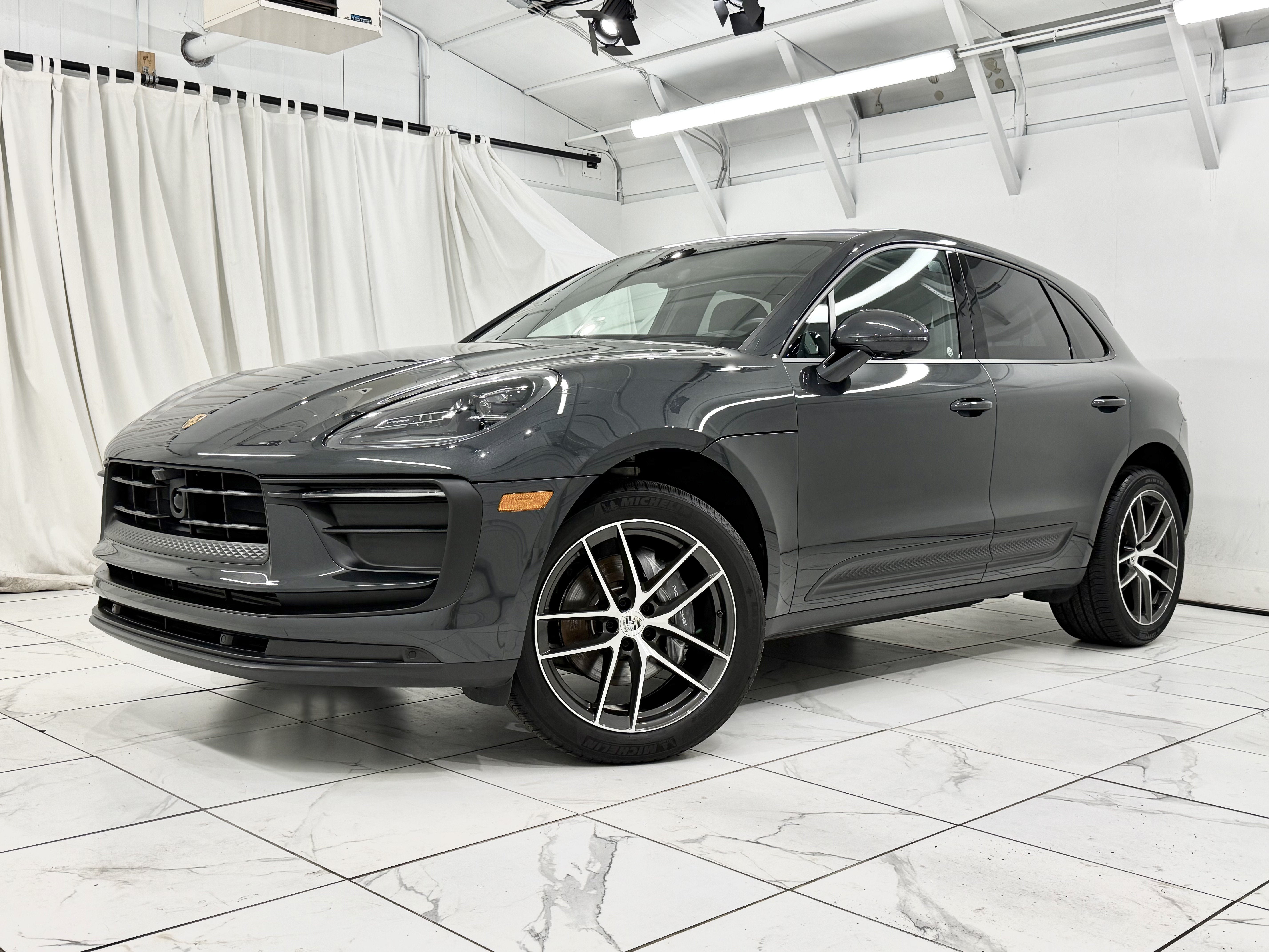 2024 Porsche Macan Base