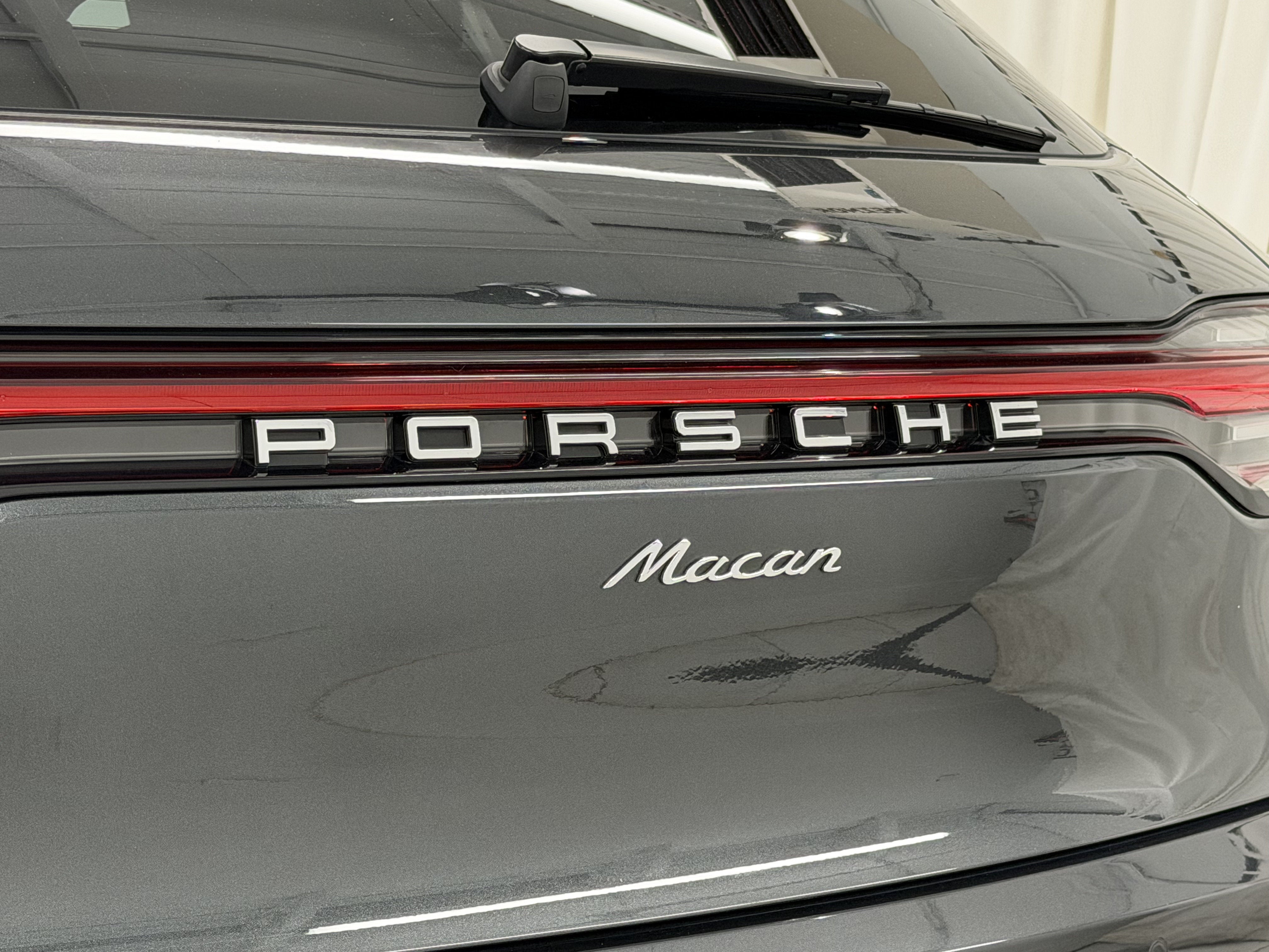 2024 Porsche Macan Base