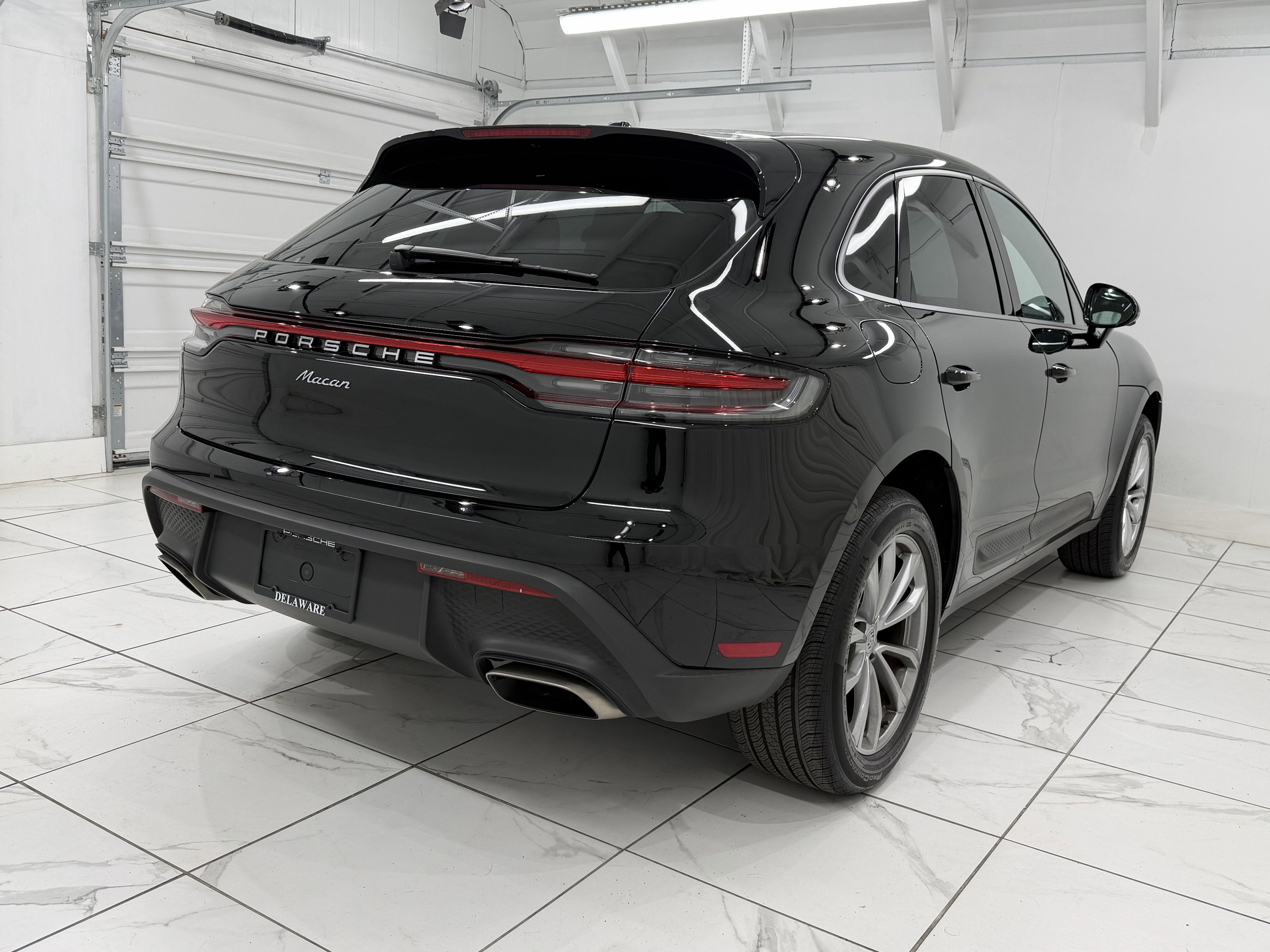 2025 Porsche Macan Base
