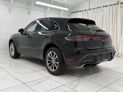 2025 Porsche Macan Base
