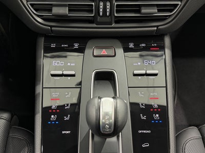 2025 Porsche Macan Base