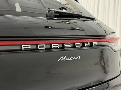 2025 Porsche Macan Base