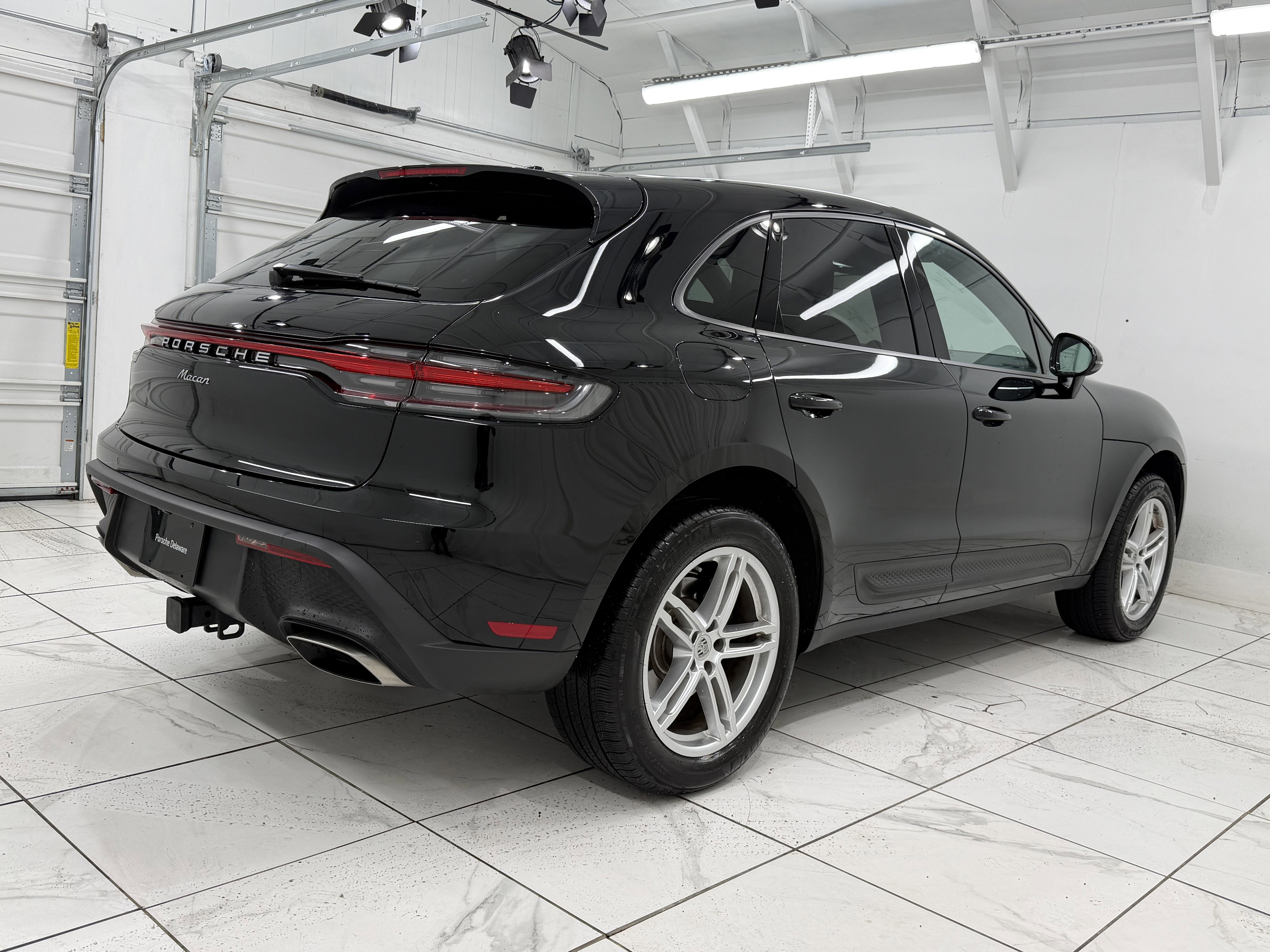 2025 Porsche Macan Base