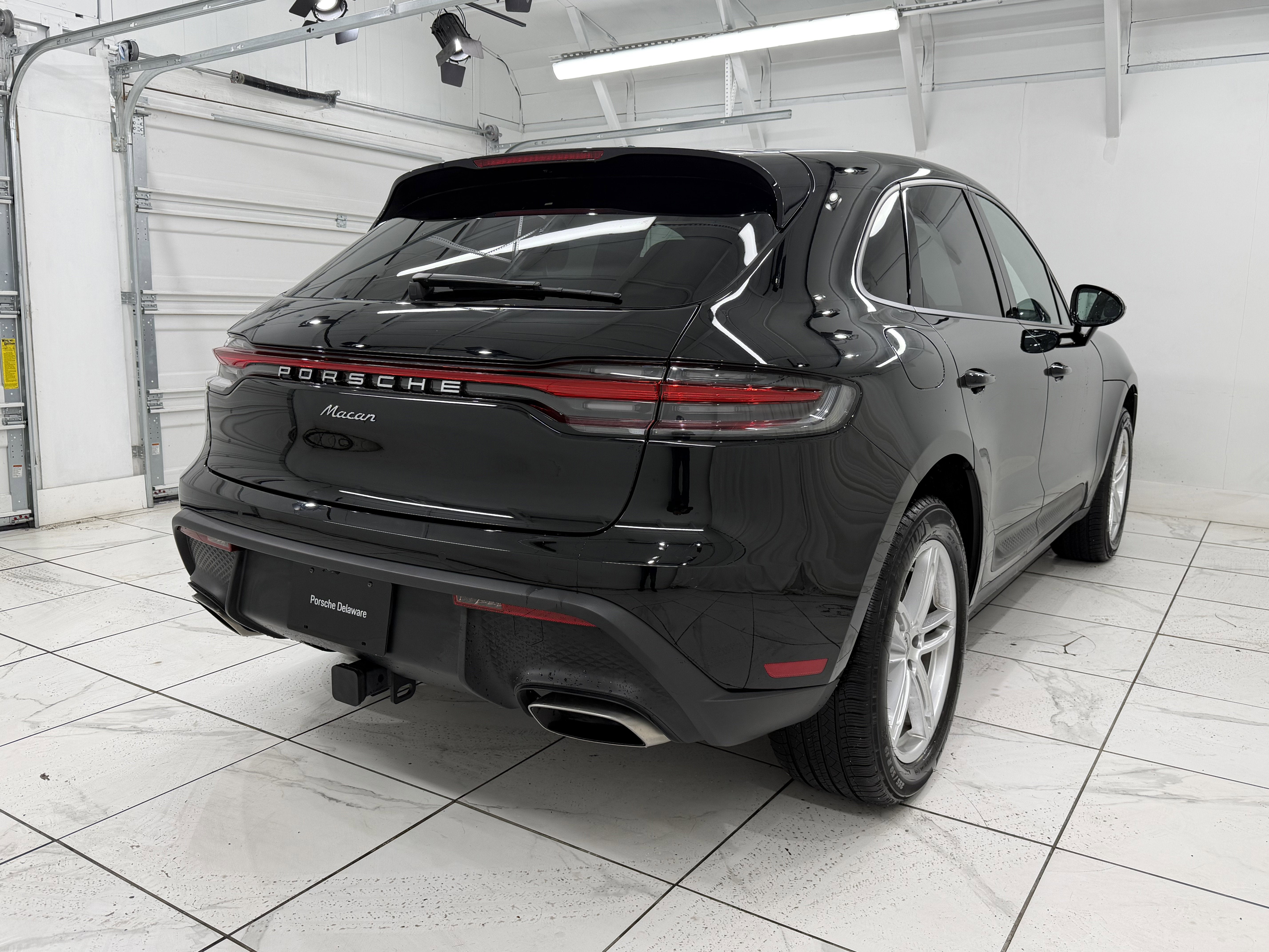 2025 Porsche Macan Base