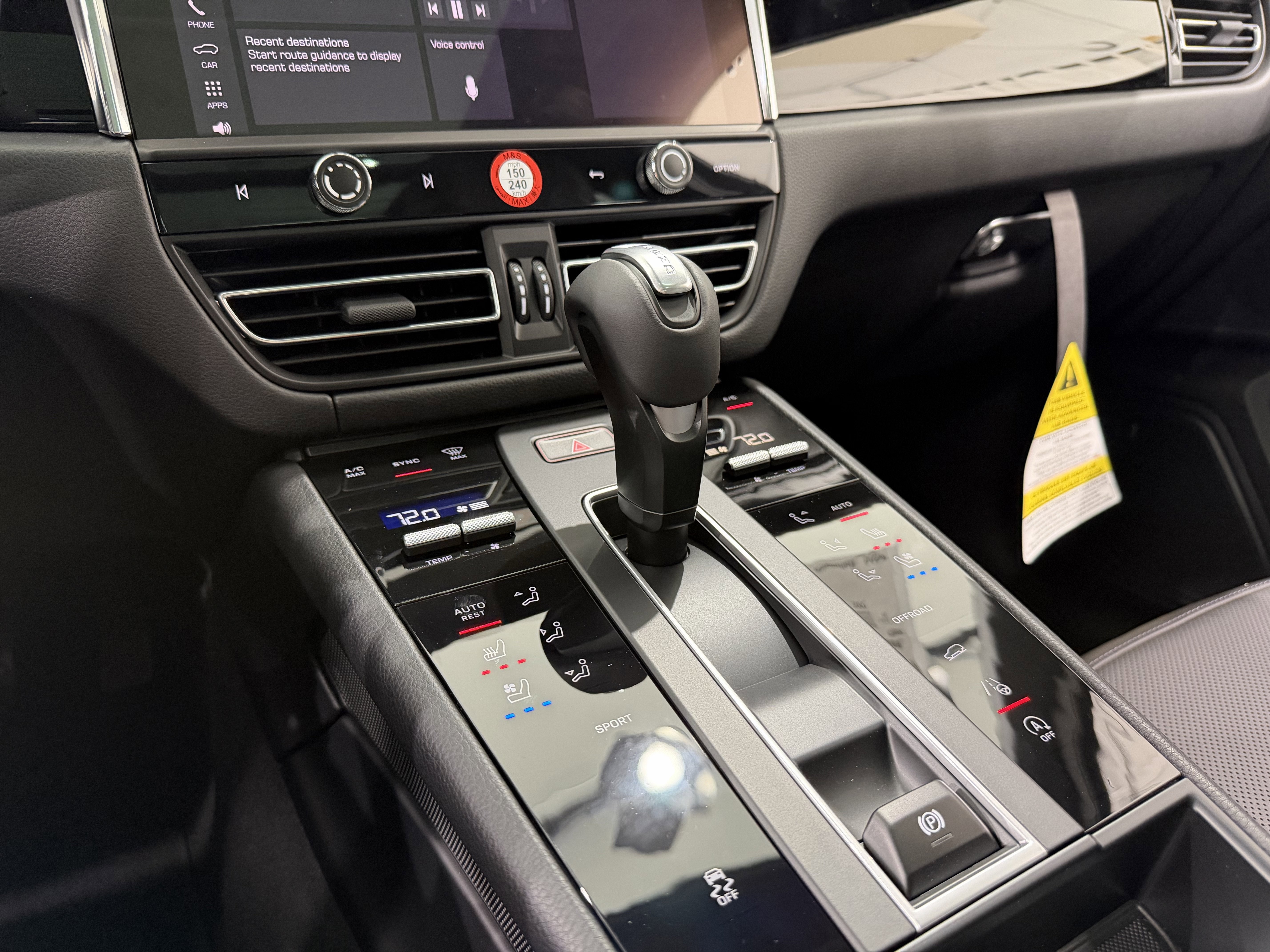 2026 Porsche Macan Base