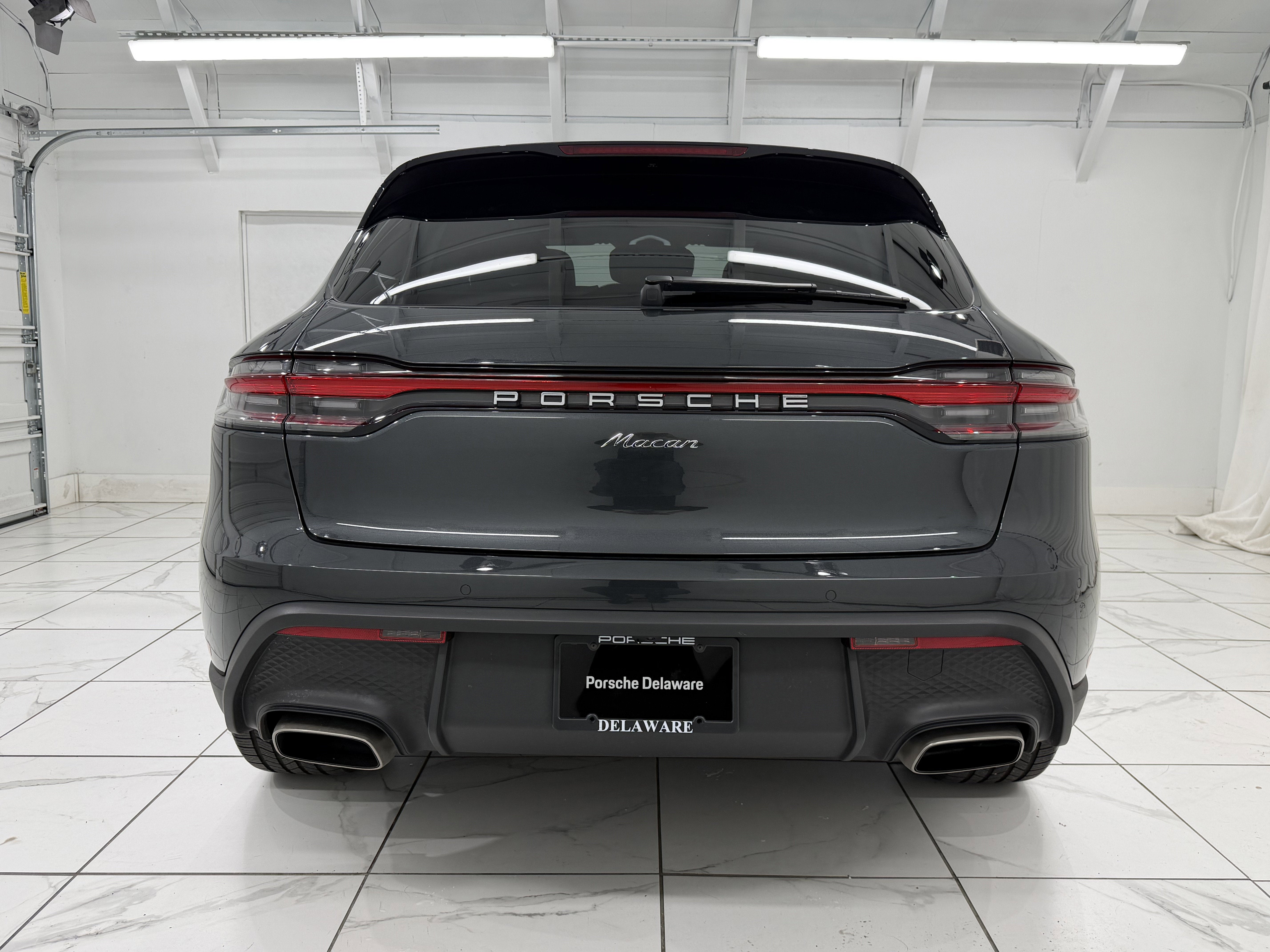 2025 Porsche Macan Base