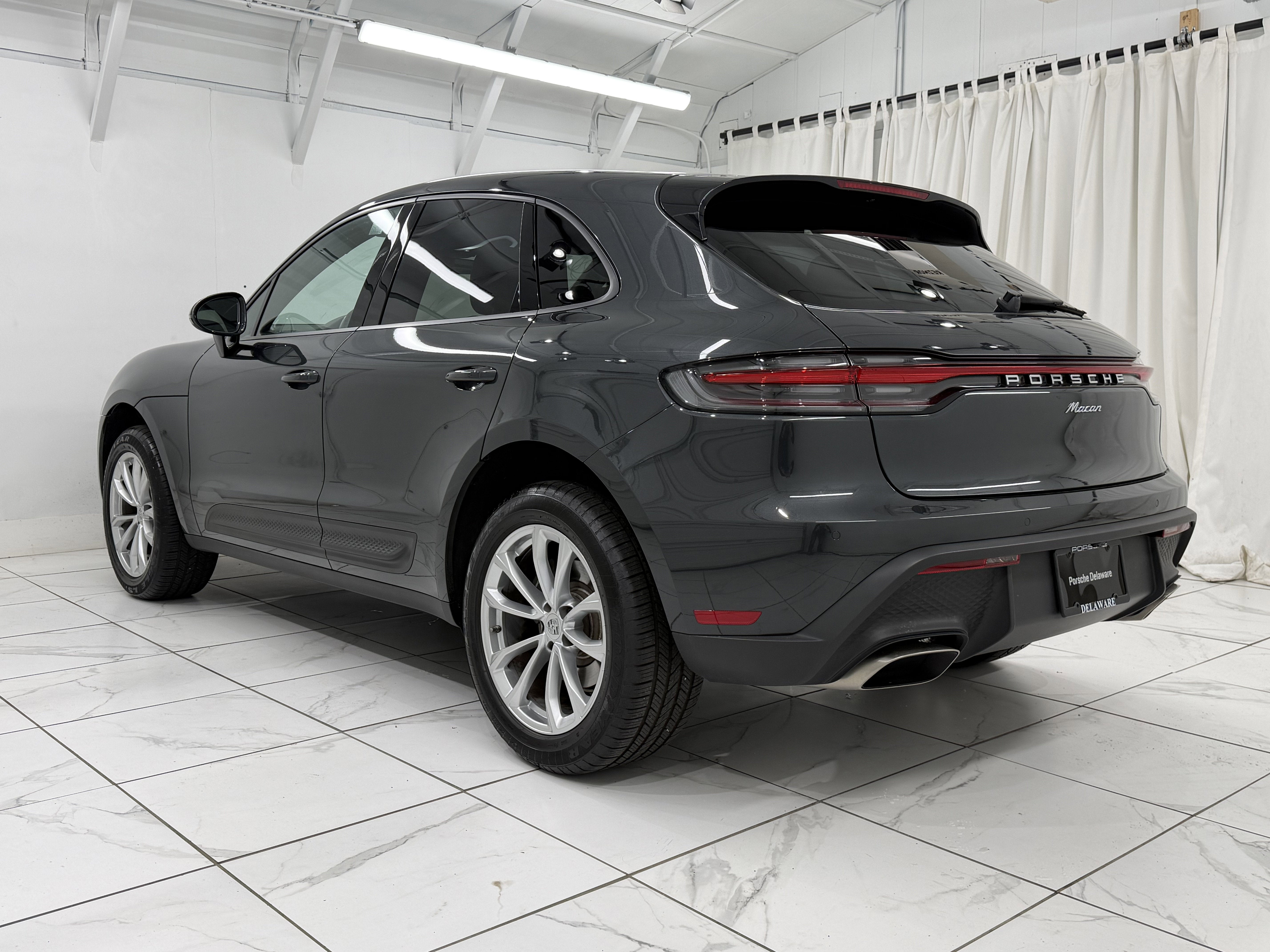 2025 Porsche Macan Base