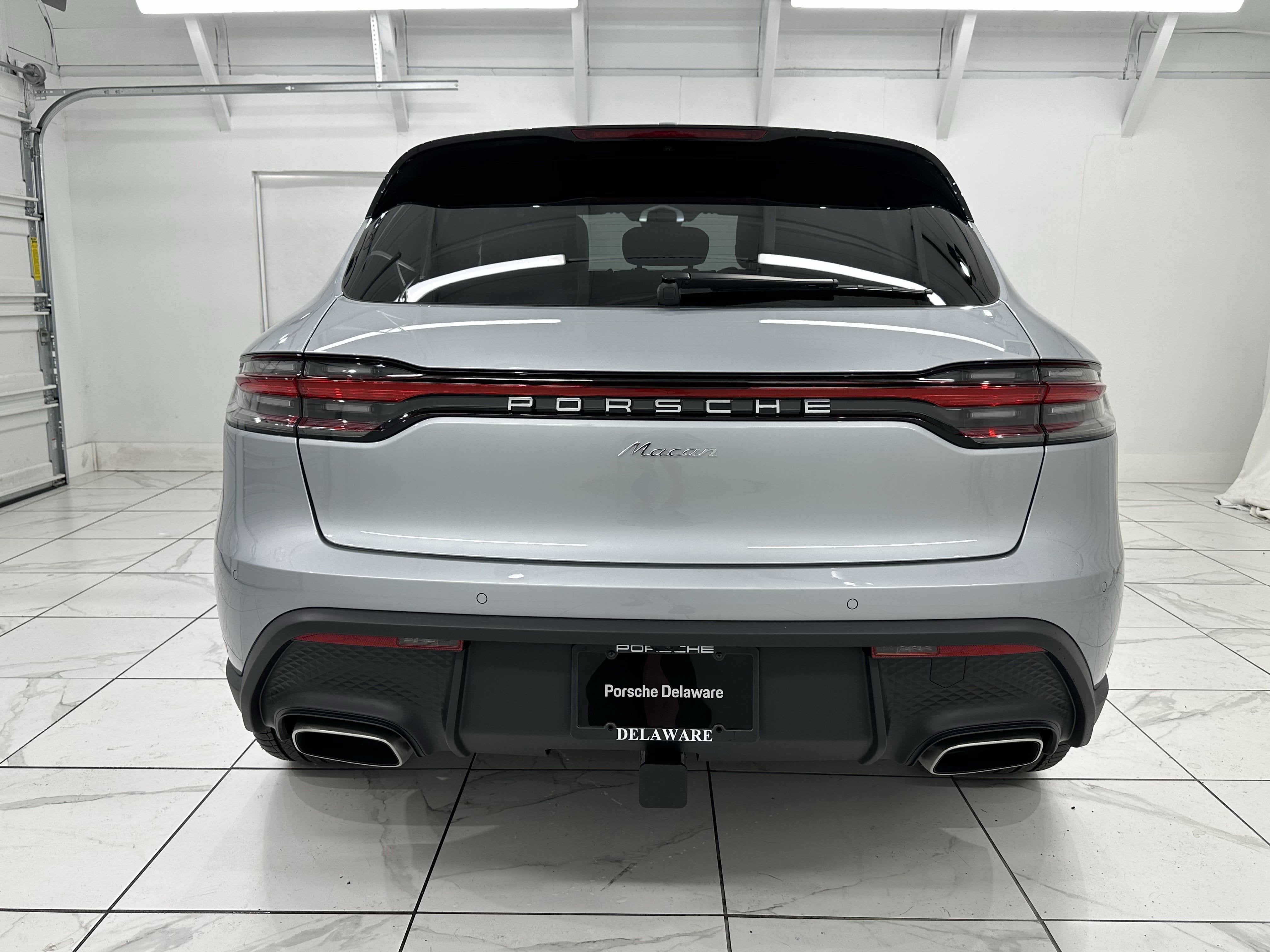 2025 Porsche Macan Base