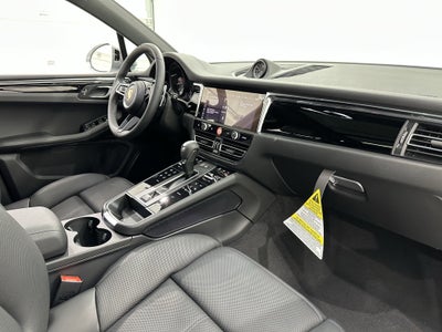 2025 Porsche Macan Base