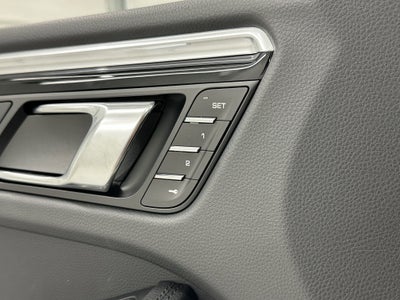 2025 Porsche Macan Base