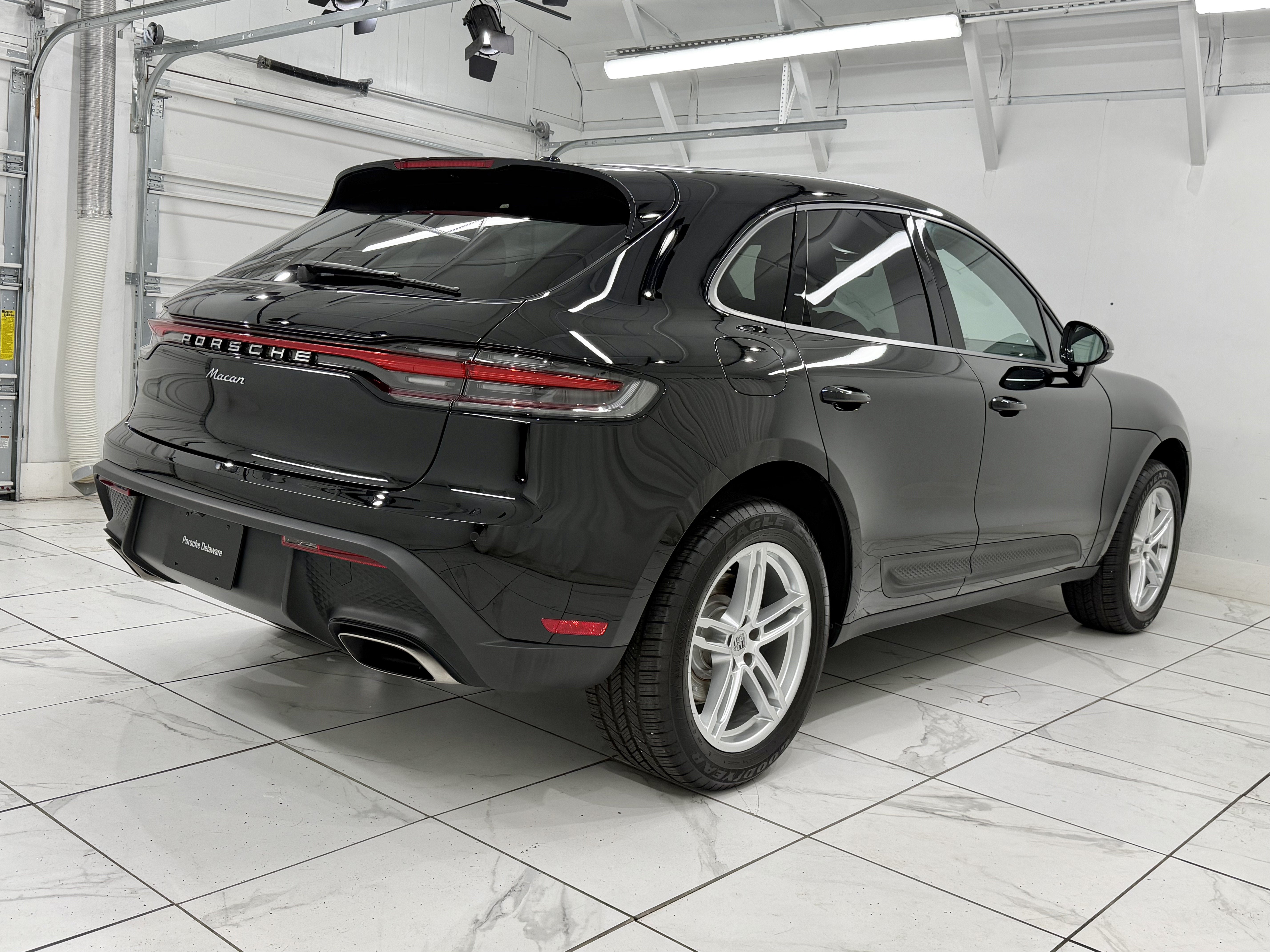 2026 Porsche Macan Base