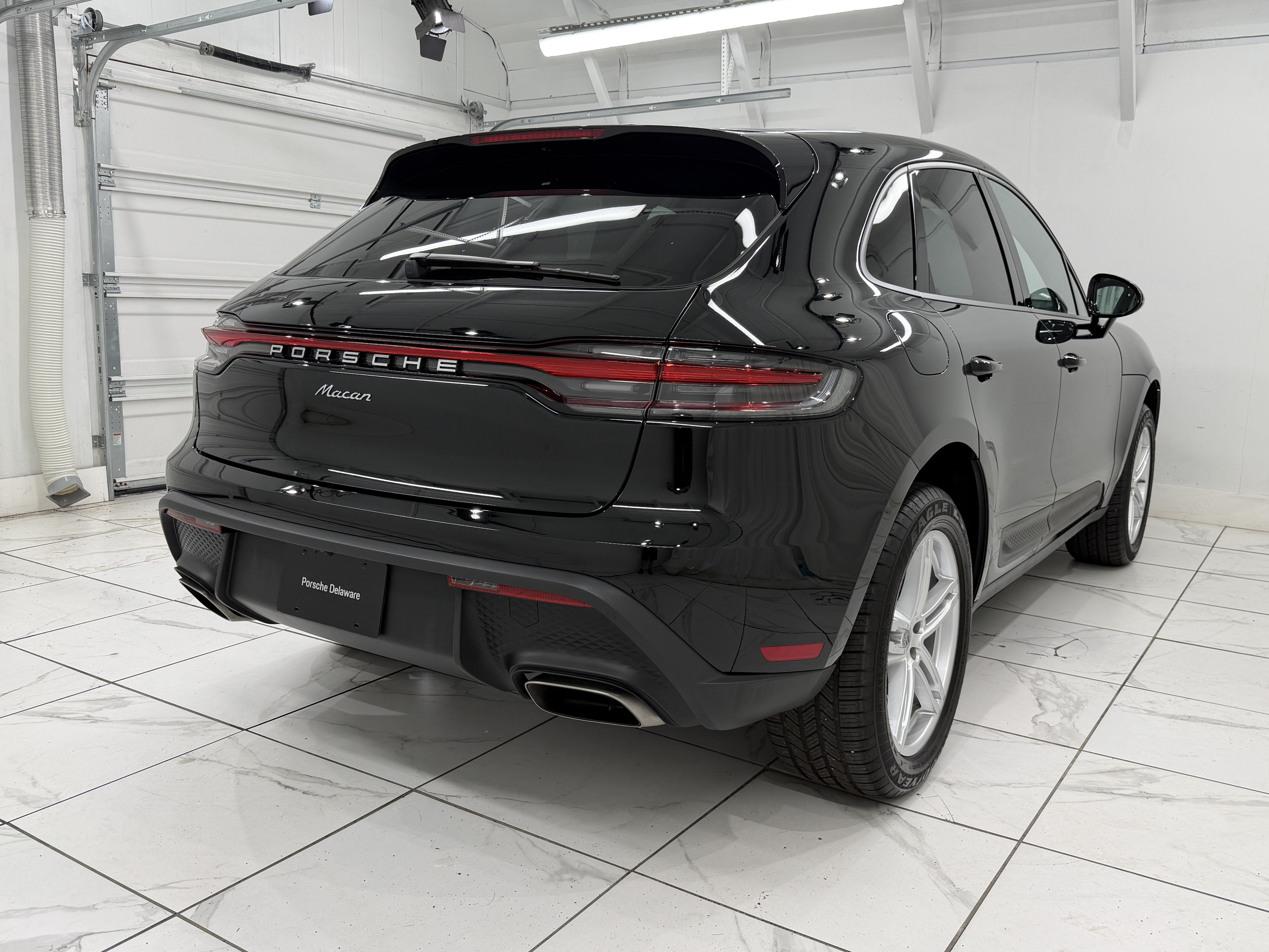 2026 Porsche Macan Base