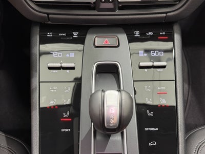 2026 Porsche Macan Base