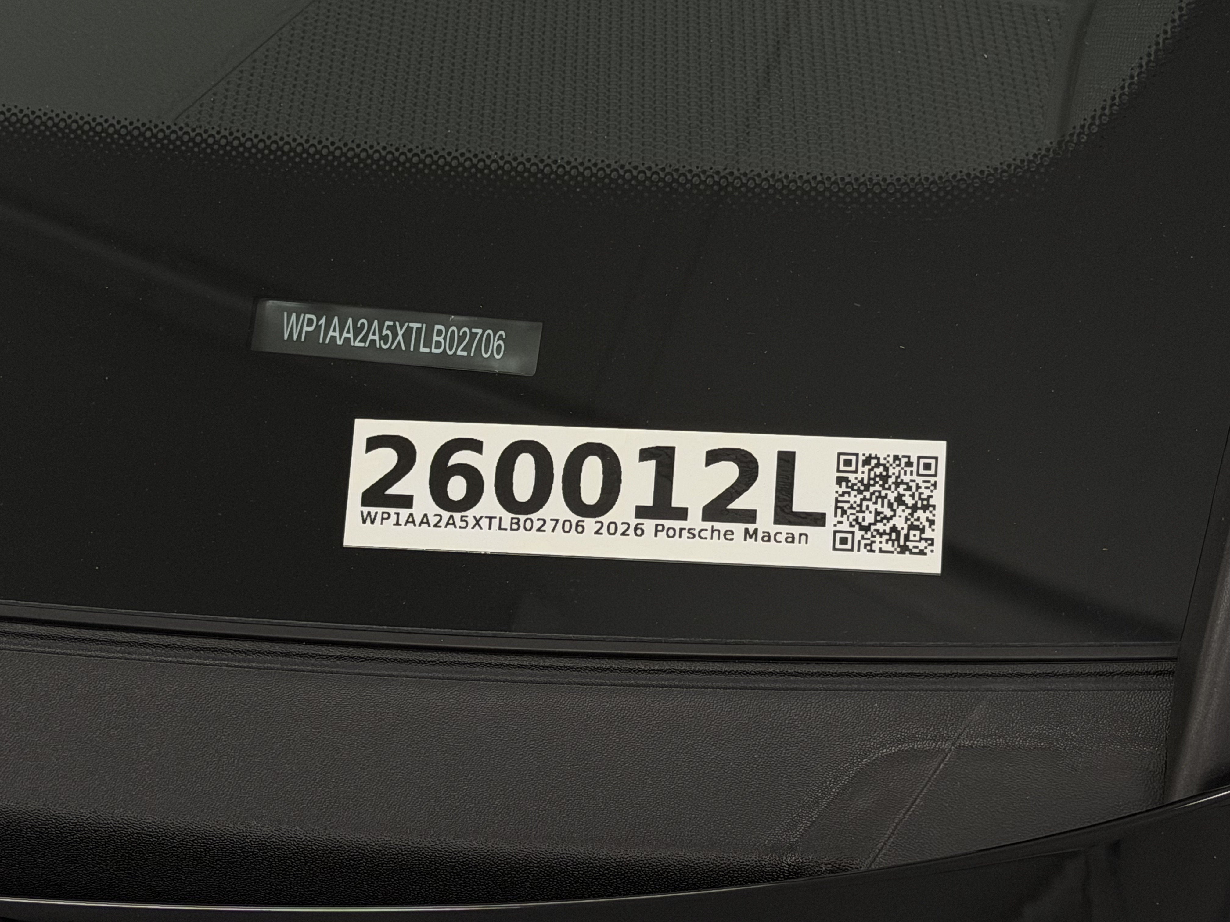 2026 Porsche Macan Base