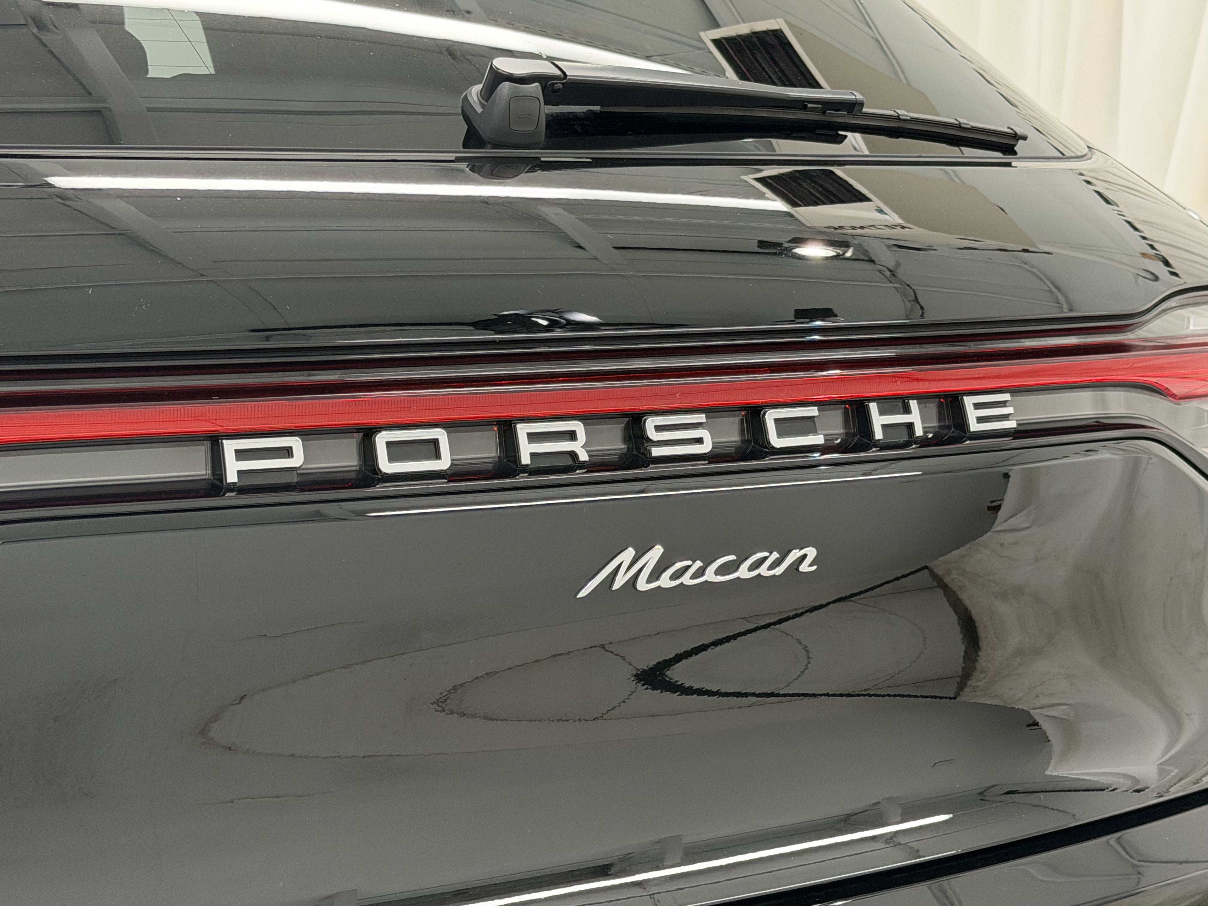 2026 Porsche Macan Base