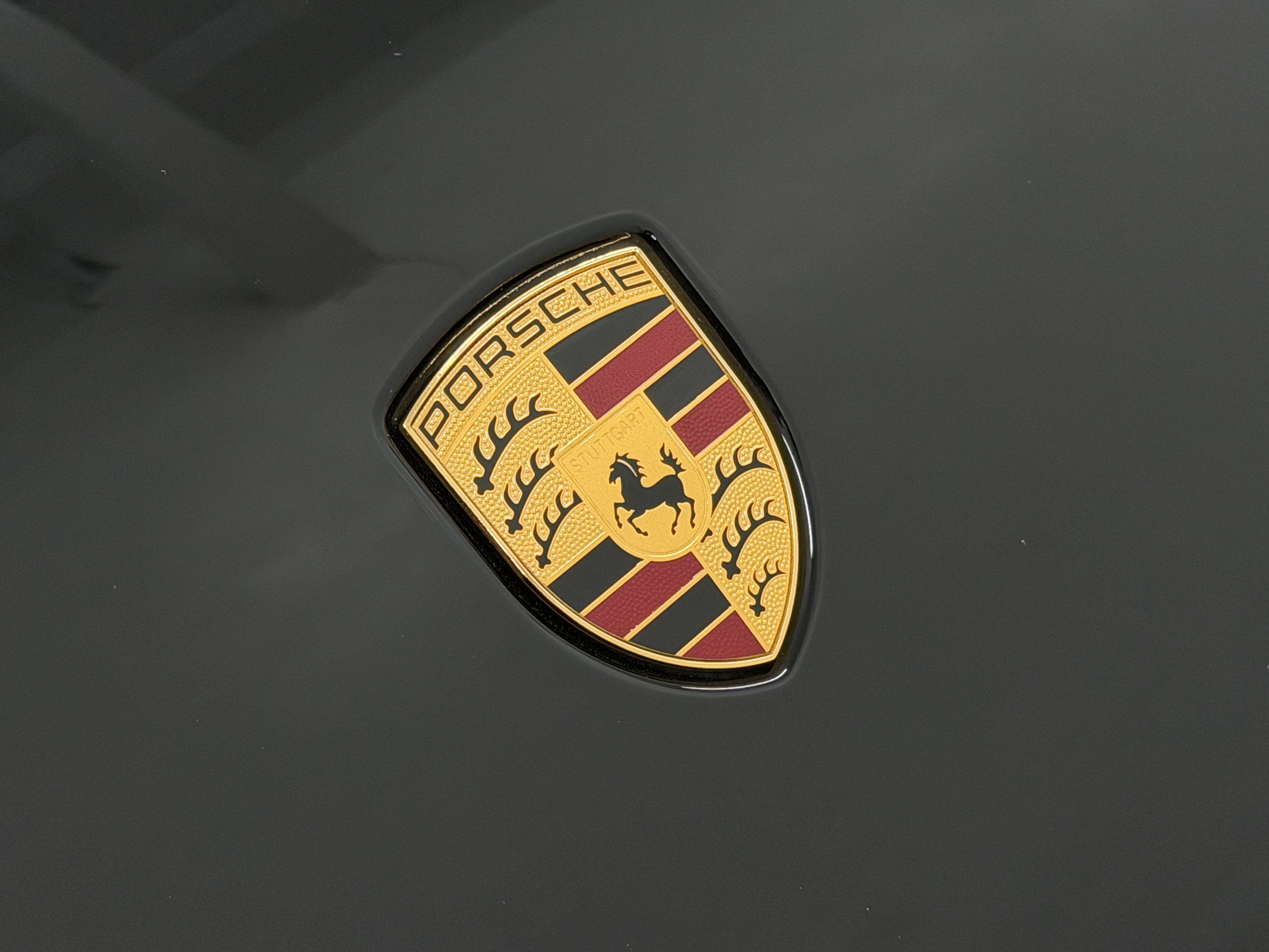 2026 Porsche Macan Base