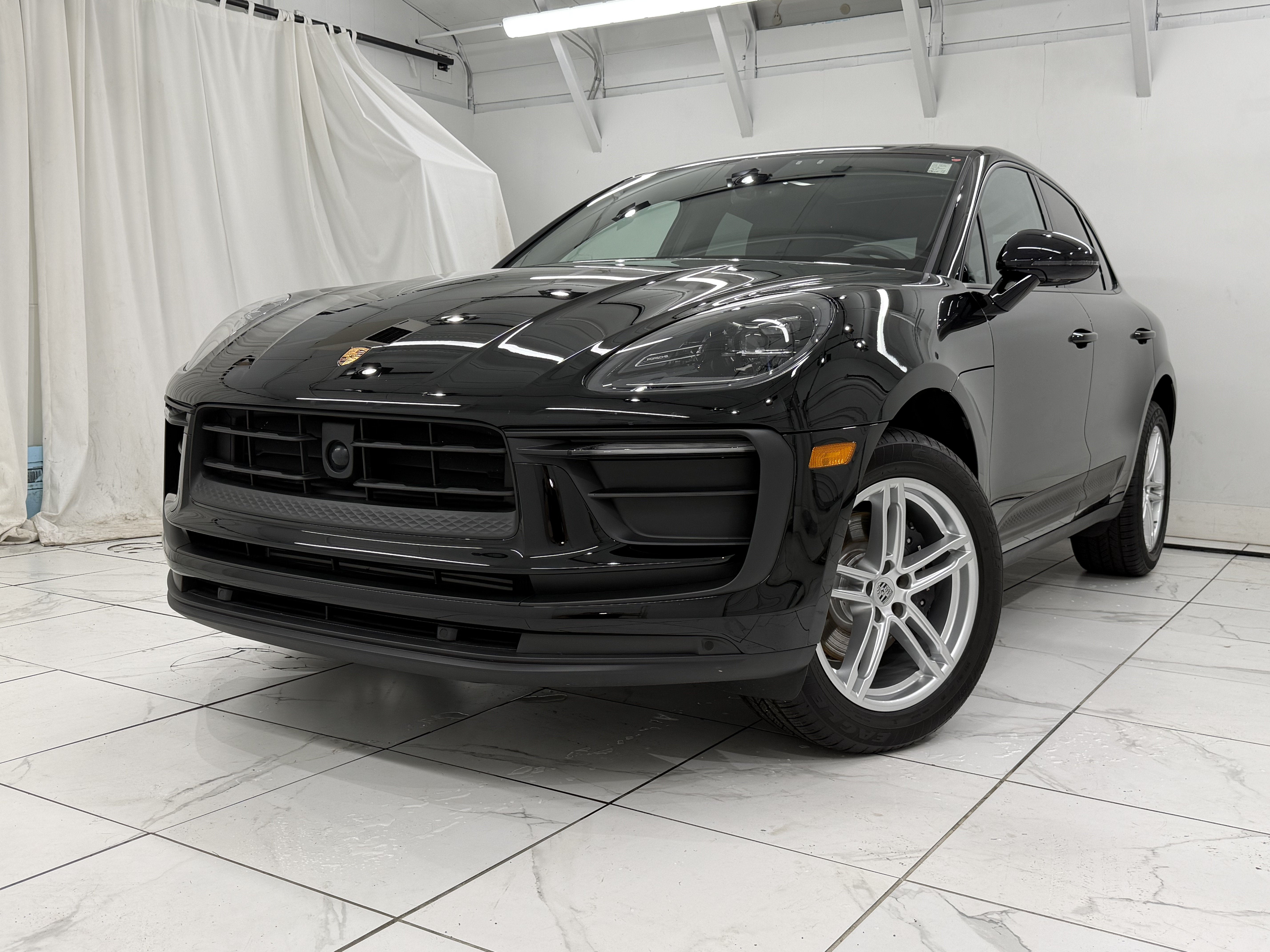 2026 Porsche Macan Base