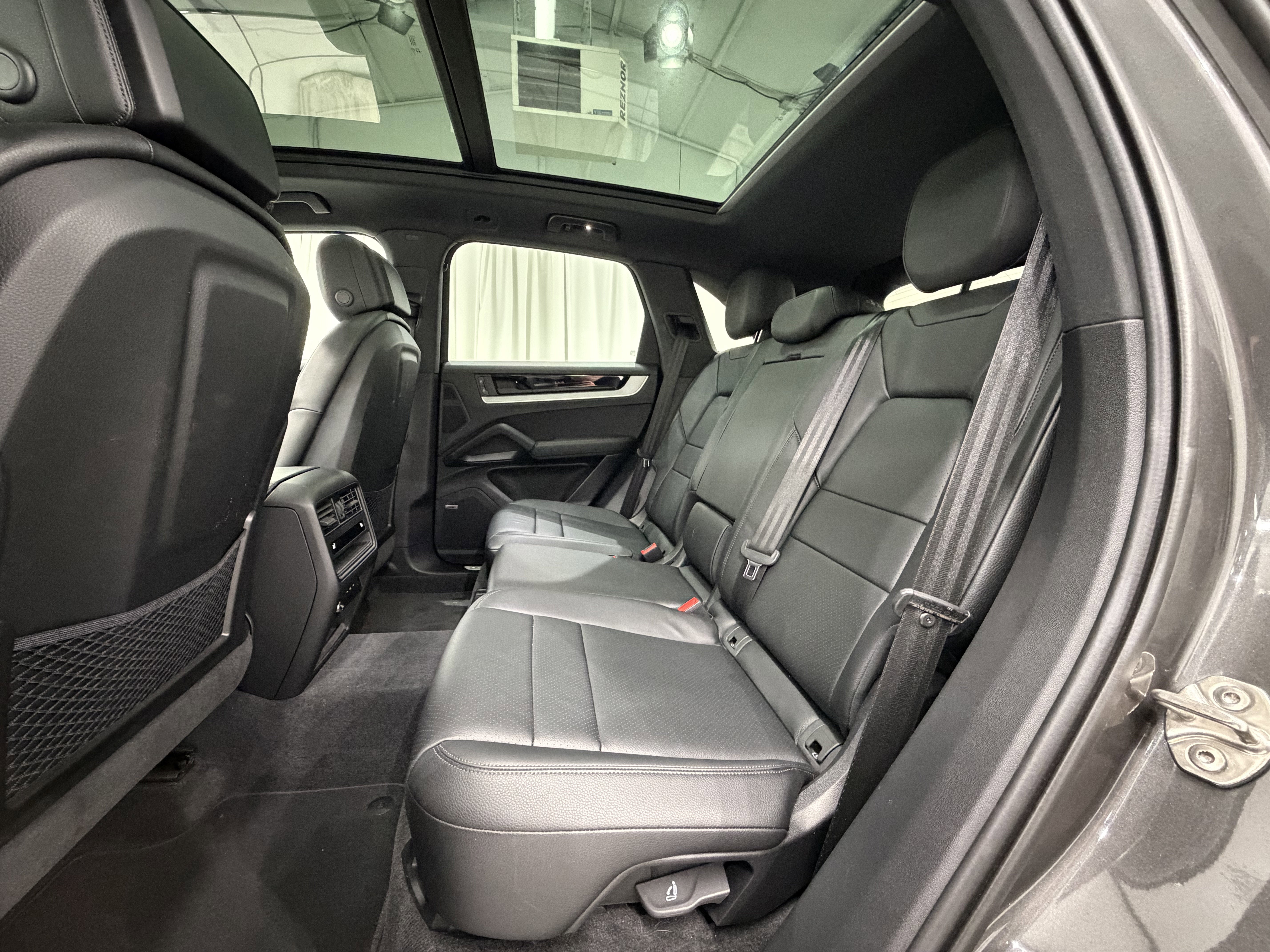 2025 Porsche Cayenne AWD