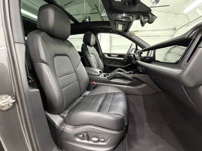 2025 Porsche Cayenne AWD
