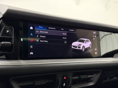 2025 Porsche Cayenne AWD