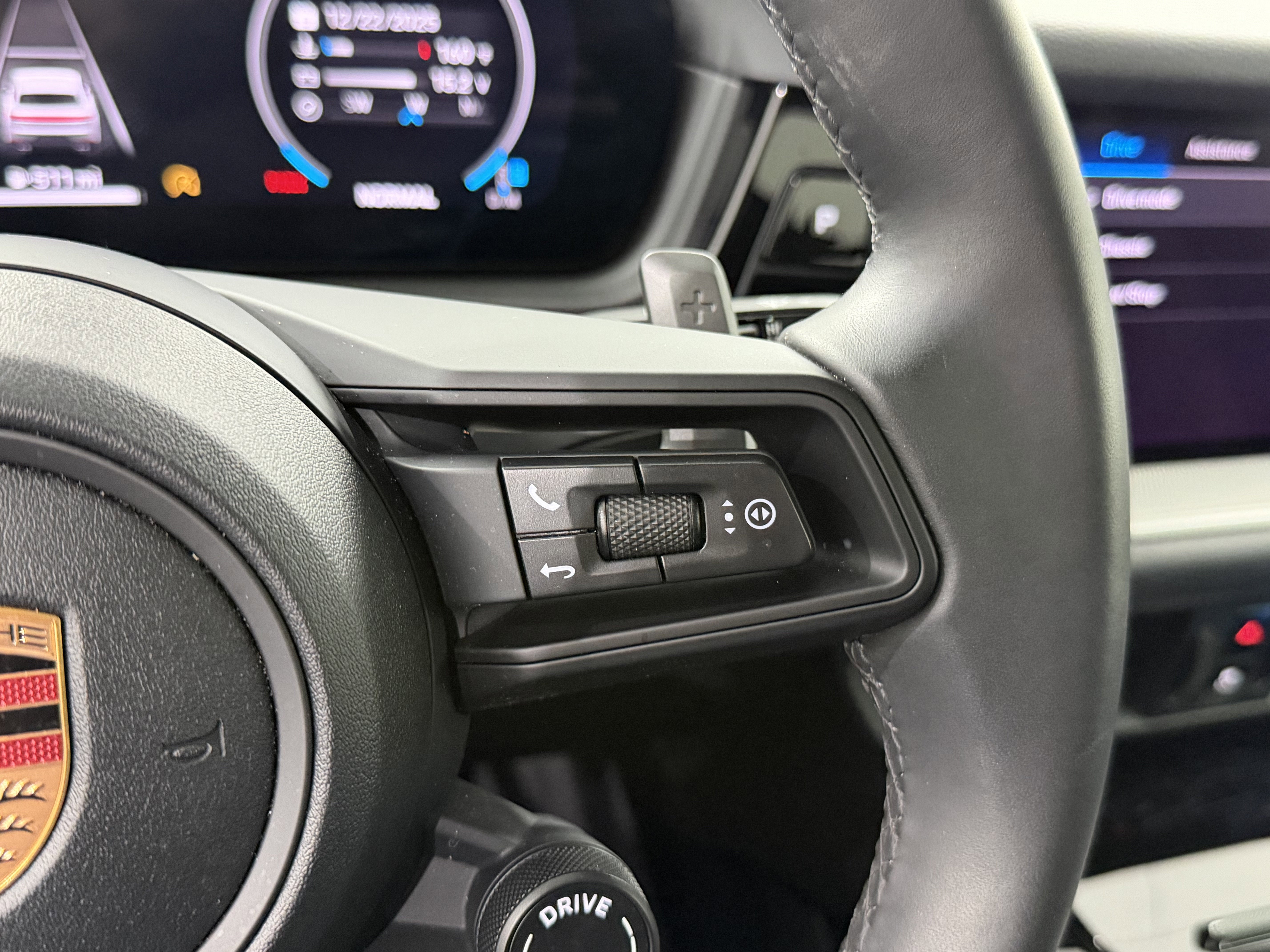 2025 Porsche Cayenne AWD